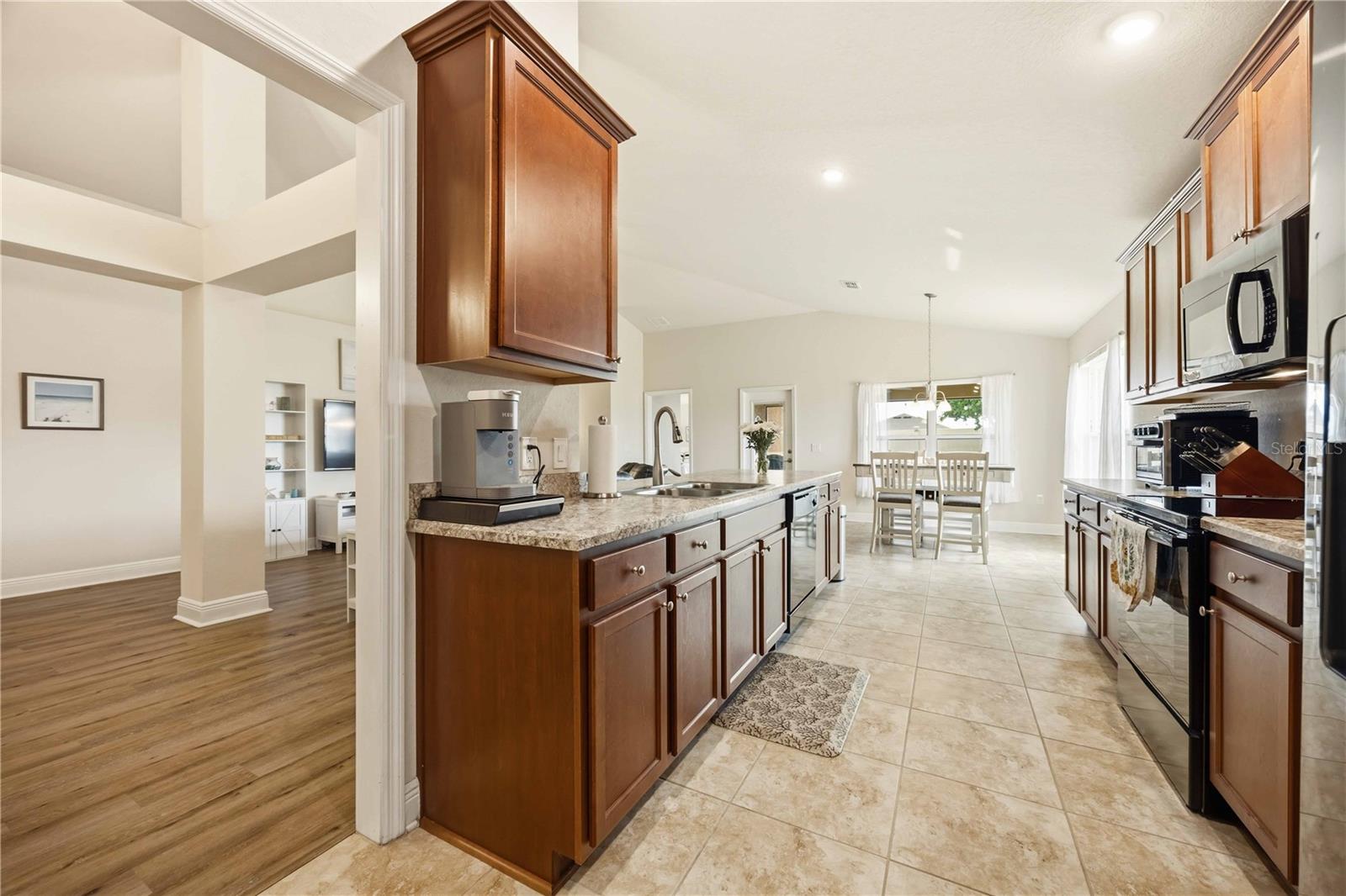 RIDGE/HLND MDWS - Residential