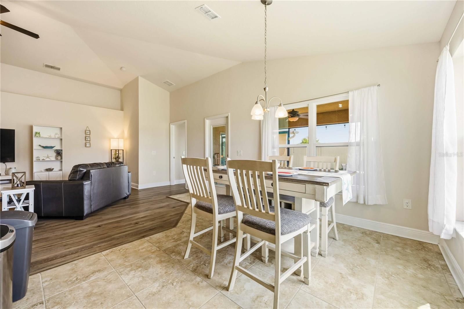 RIDGE/HLND MDWS - Residential