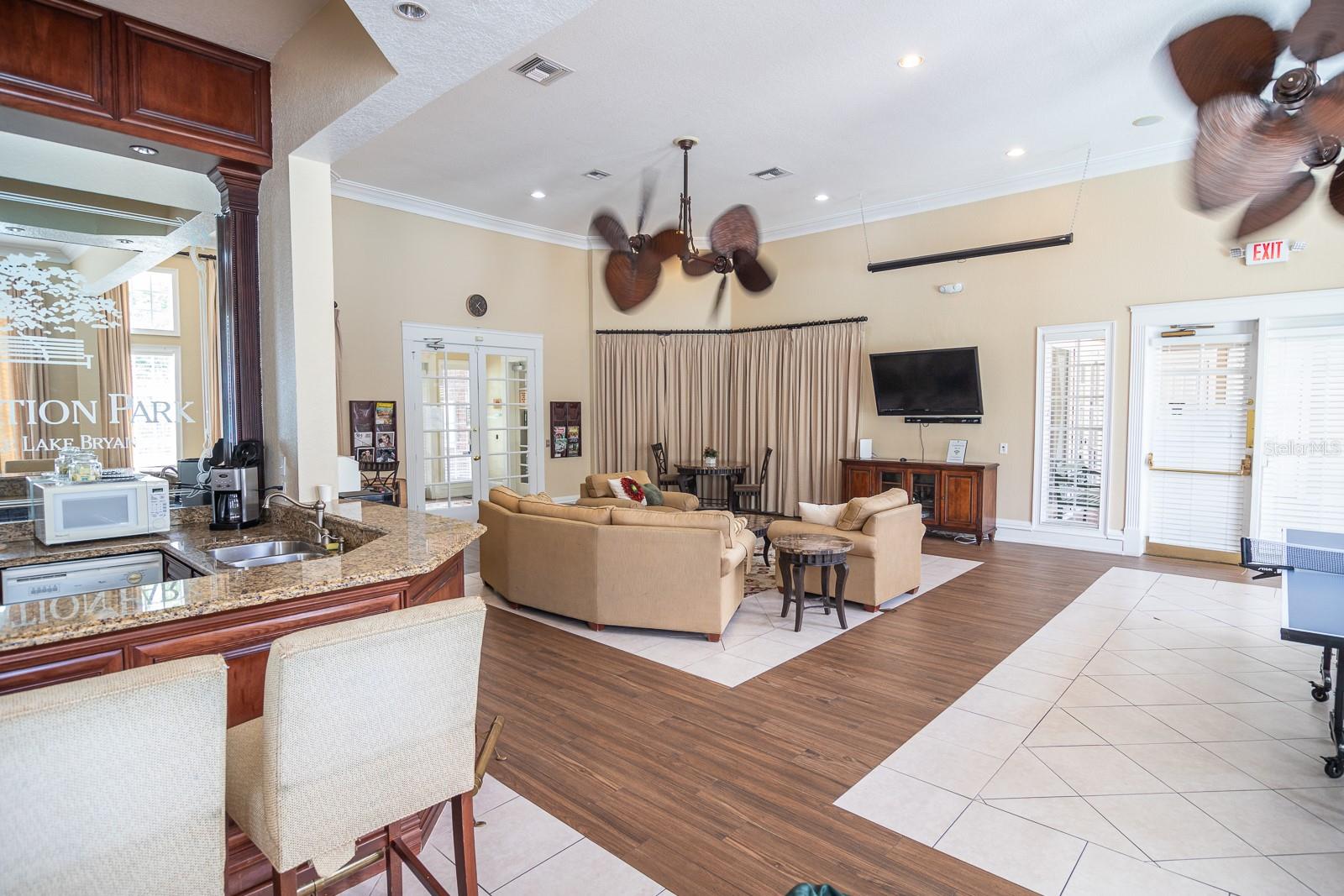 PLANTATION PARK PRIVATE RESIDENCE - Residential