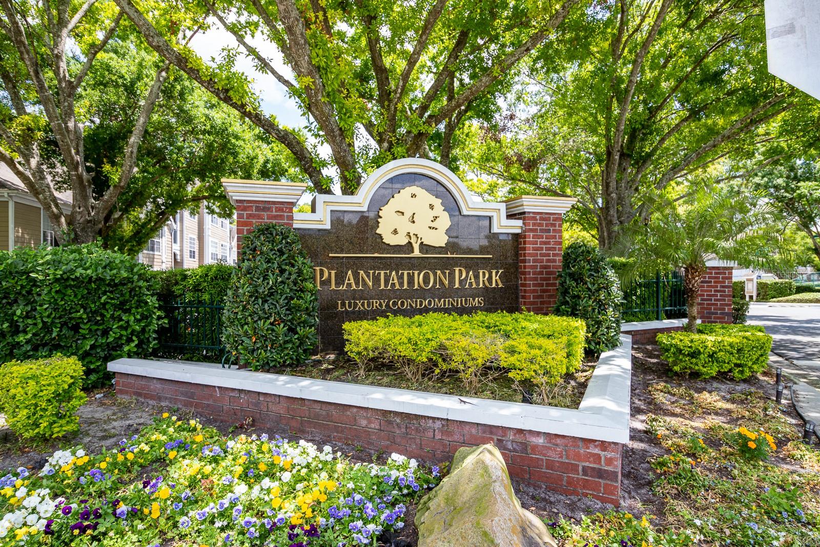 PLANTATION PARK PRIVATE RESIDENCE - Residential