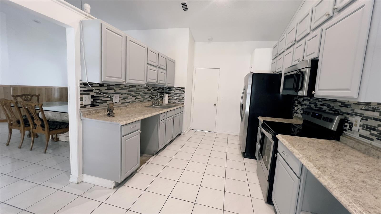 BVL UNIT 11 3RD ADD - Residential