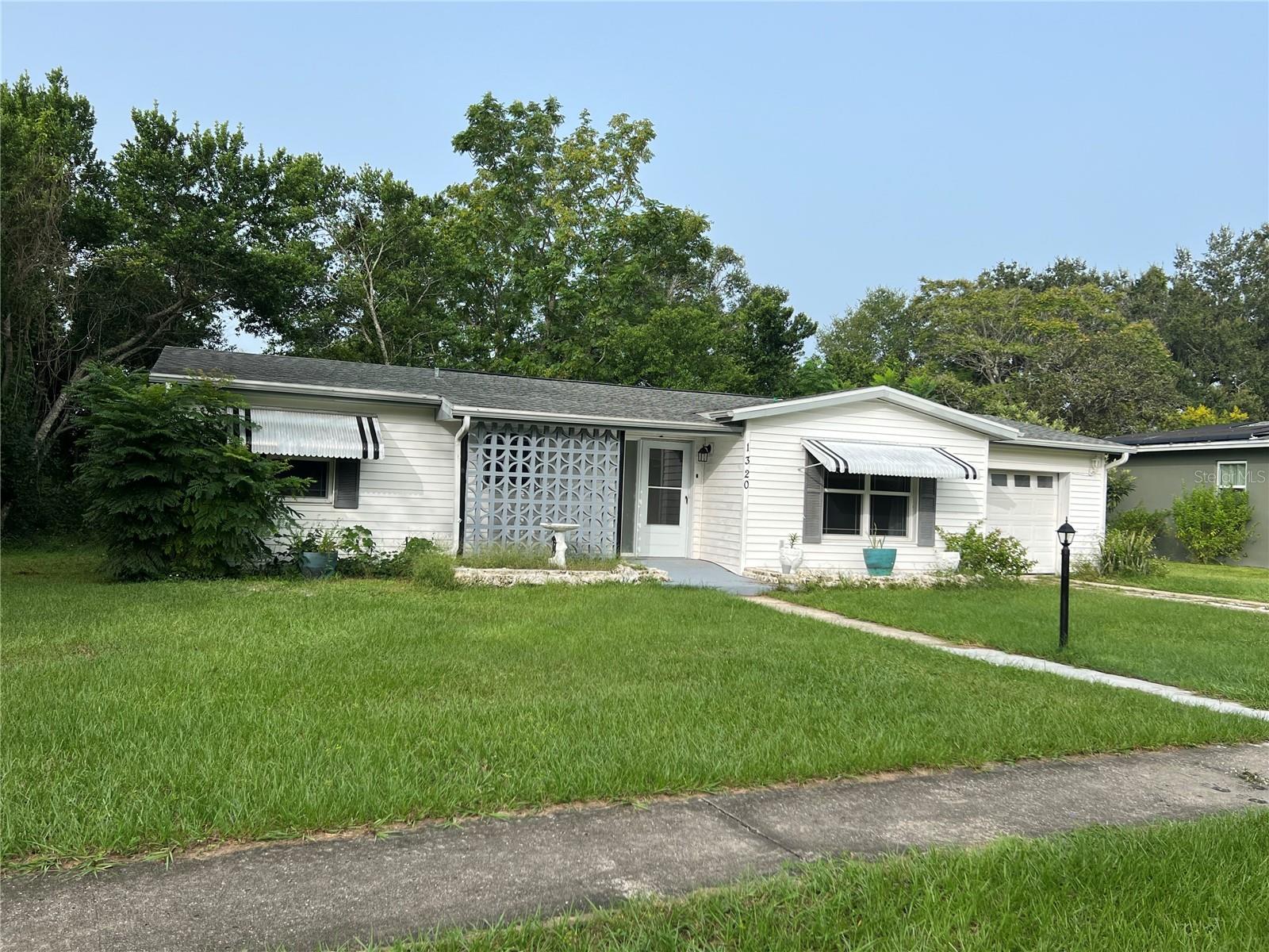 DELTONA LAKES UNIT 01 - Residential Lease