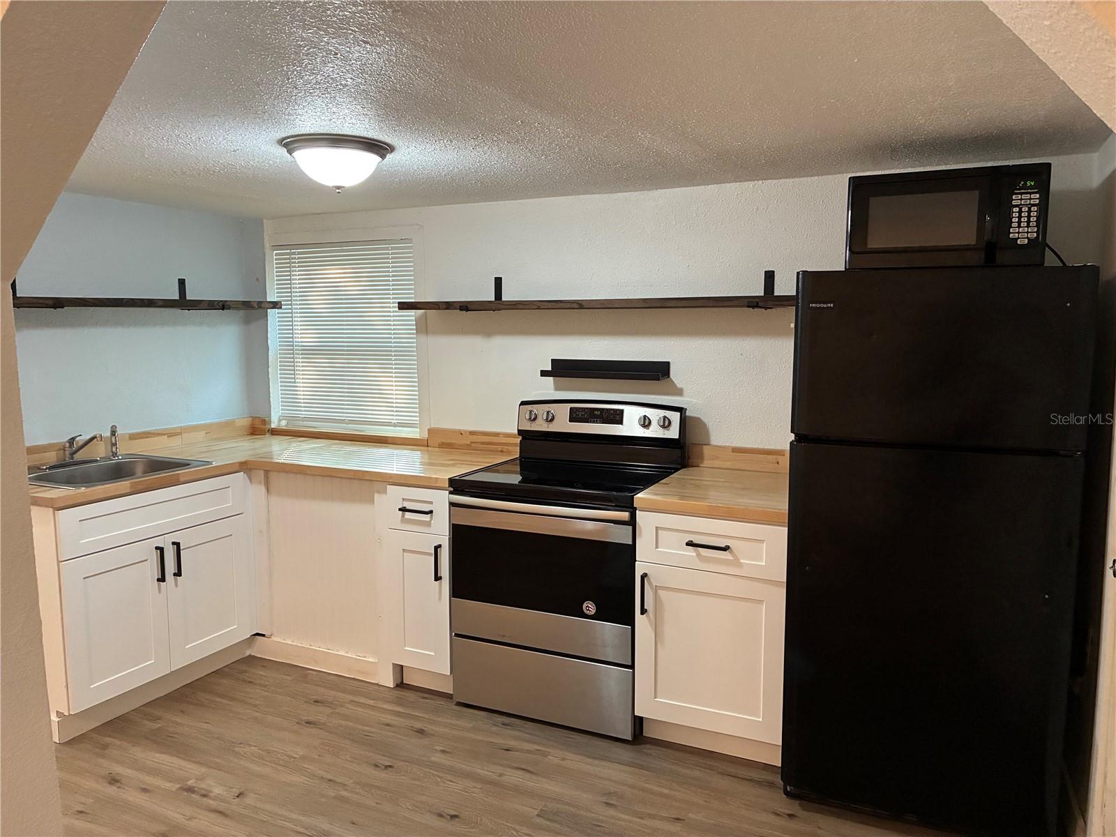 WEST CENTRAL AVE RESUB - Residential Lease