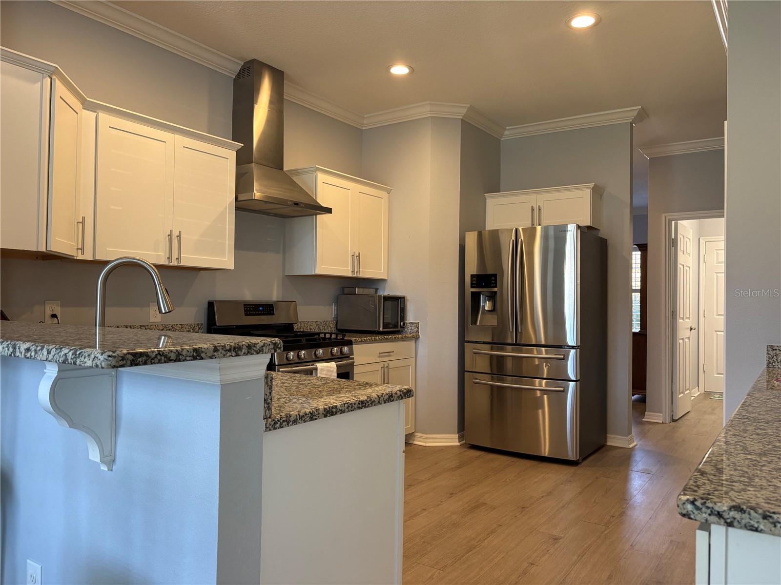 EDGEWATER MANOR - Residential