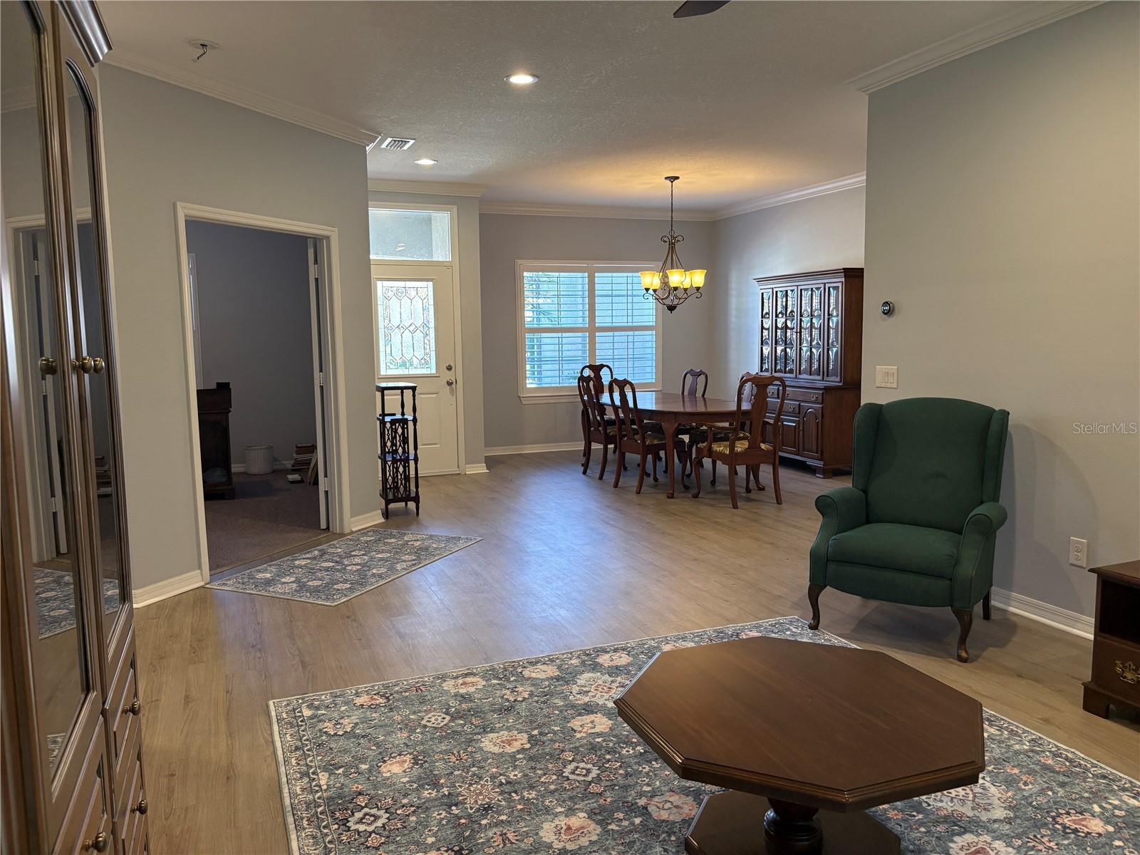 EDGEWATER MANOR - Residential