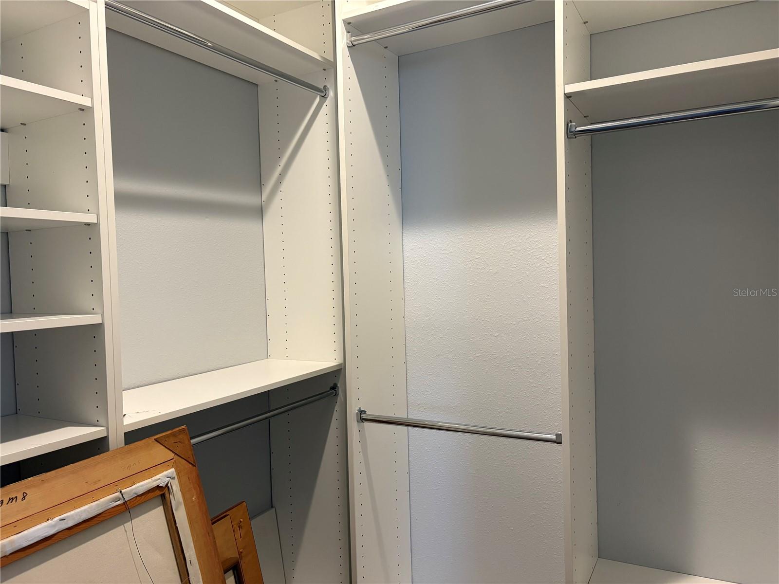 EDGEWATER MANOR - Residential