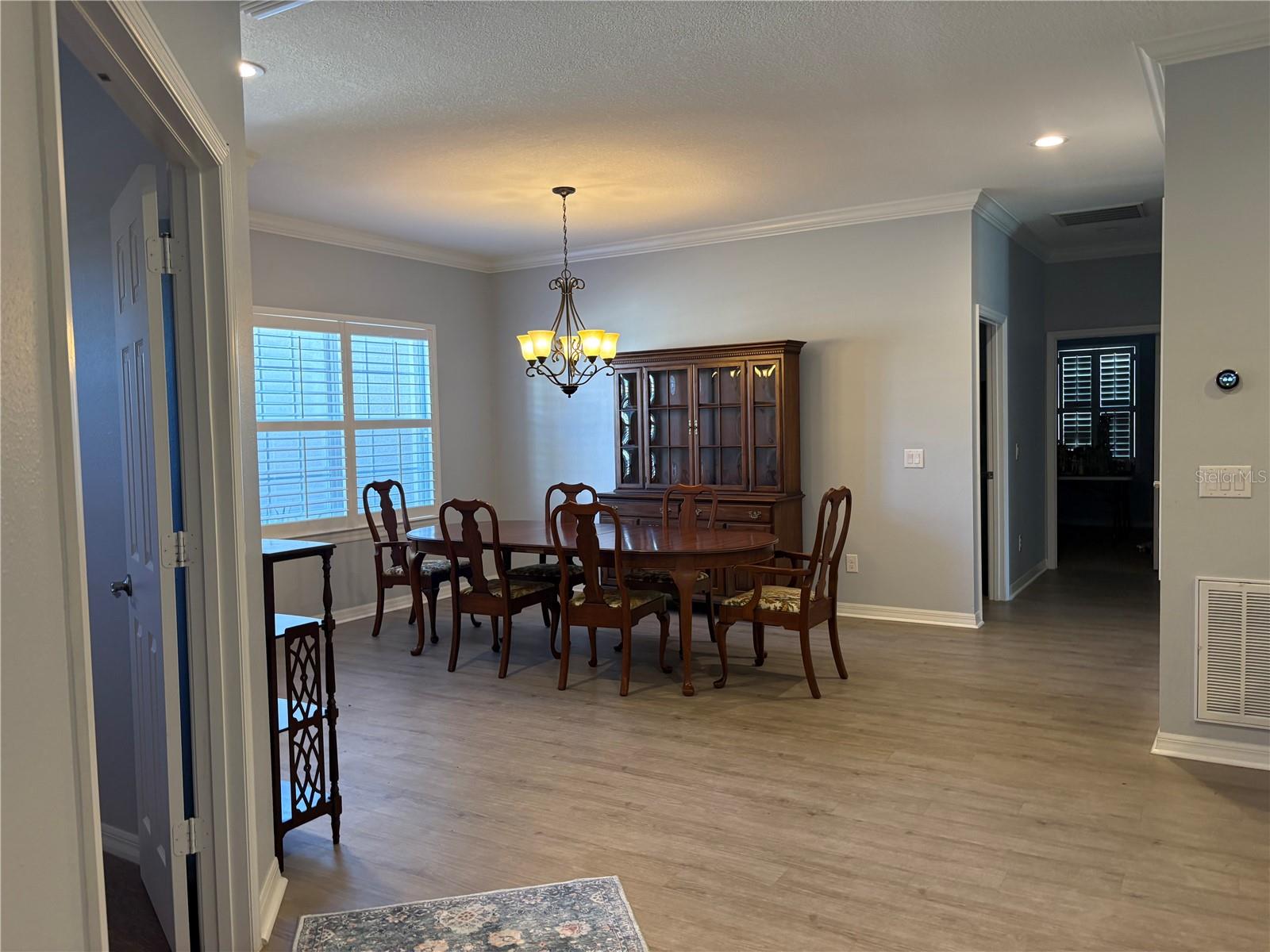 EDGEWATER MANOR - Residential