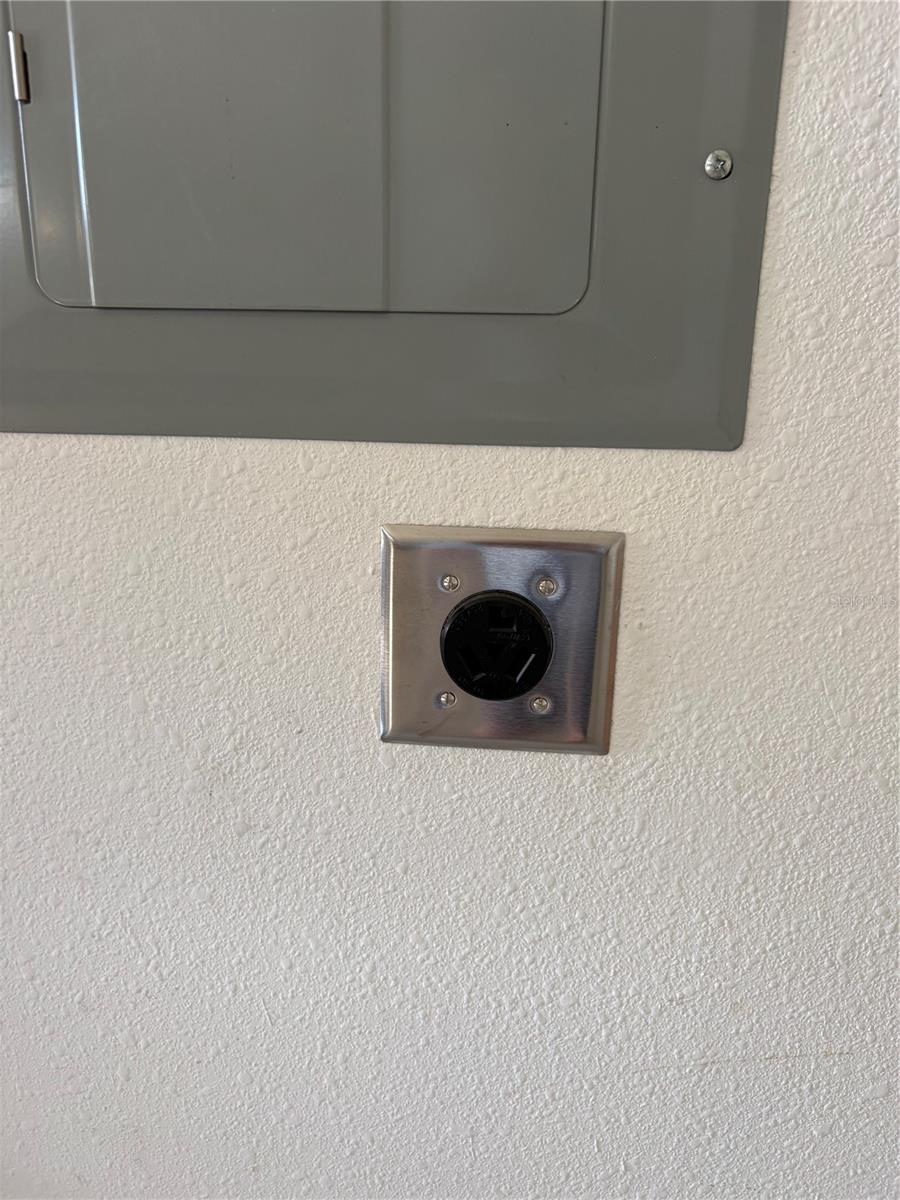 EDGEWATER MANOR - Residential