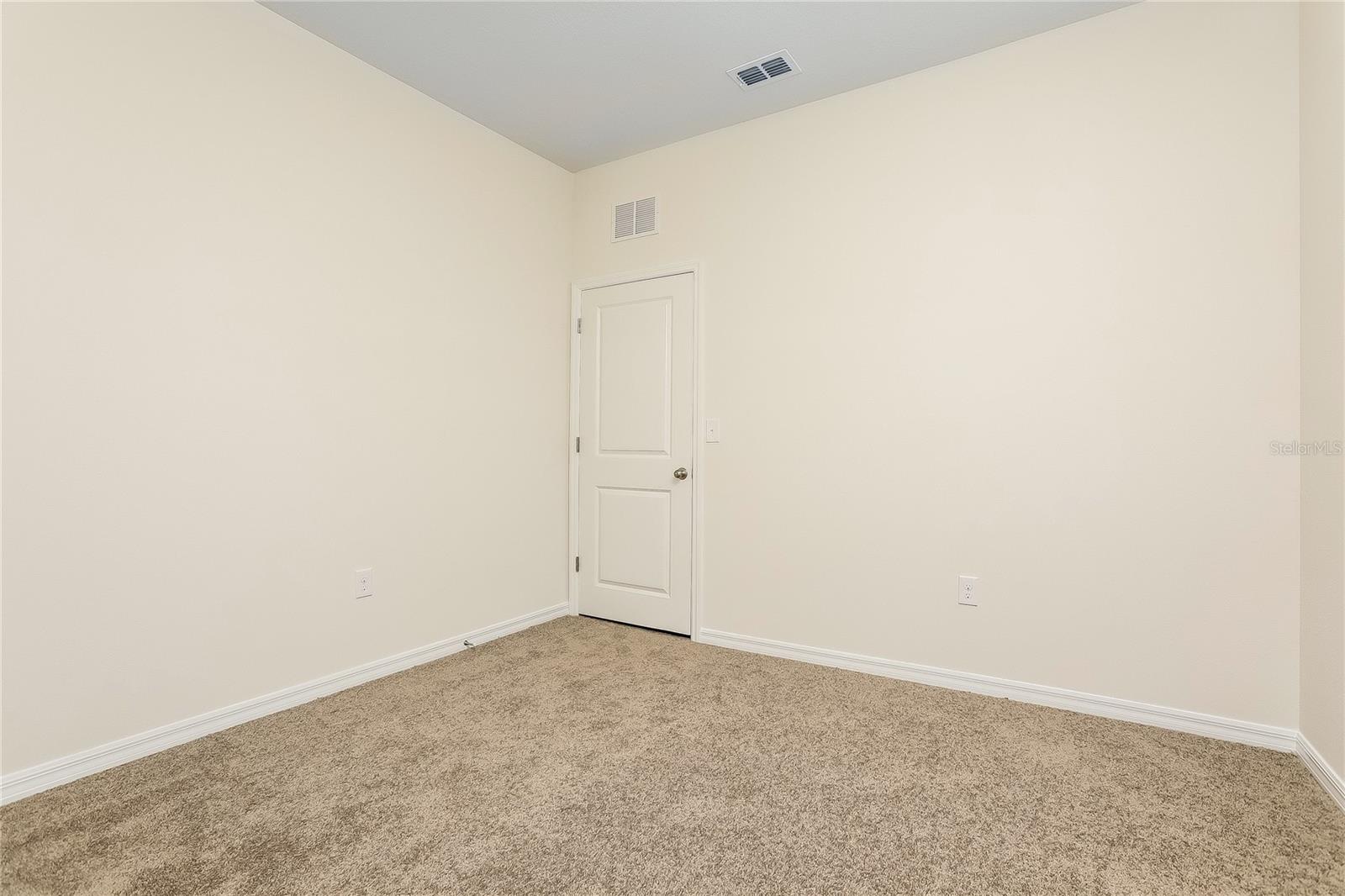 COASTAL WOODS UN B1 - Residential Lease