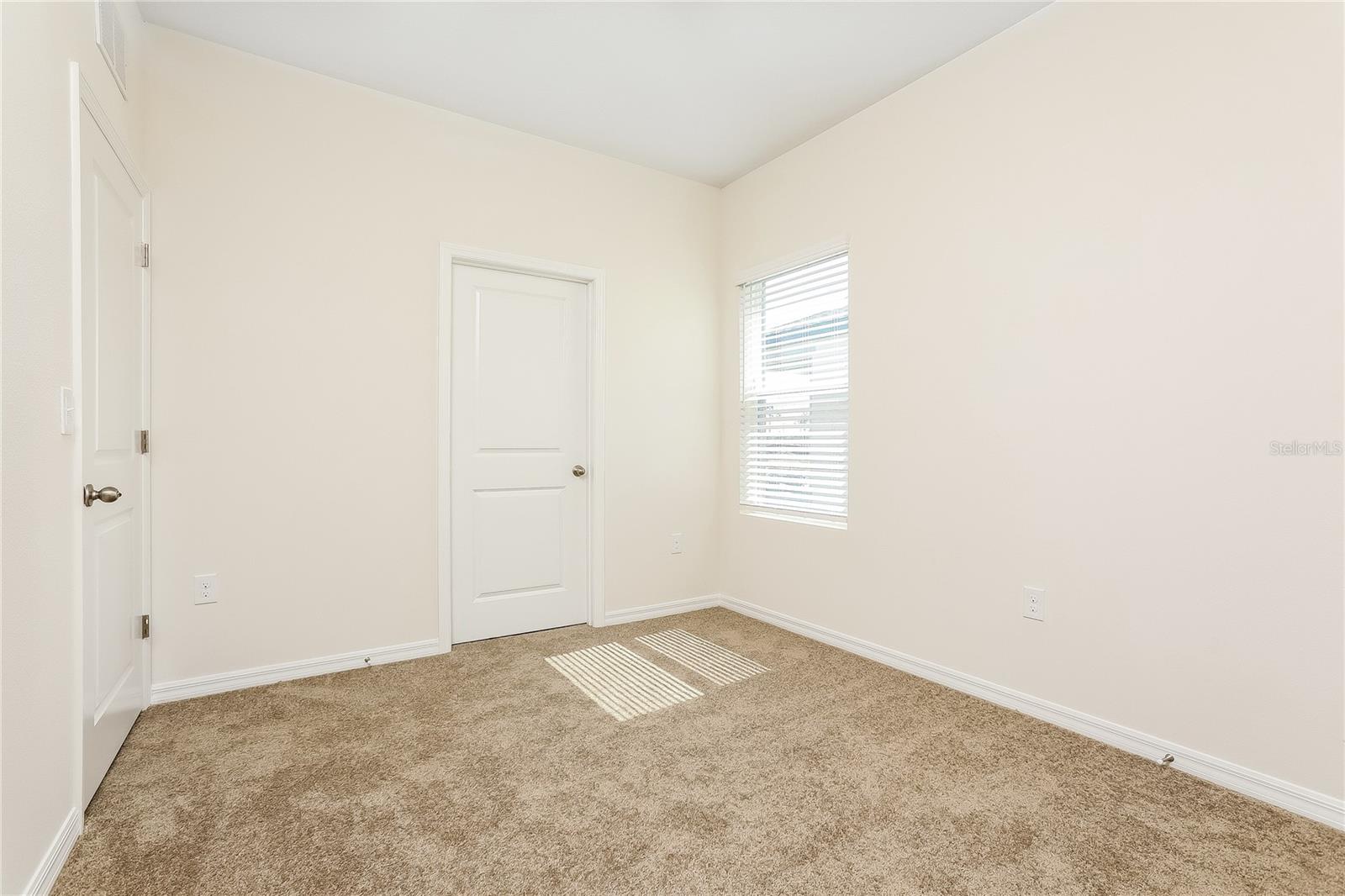 COASTAL WOODS UN B1 - Residential Lease