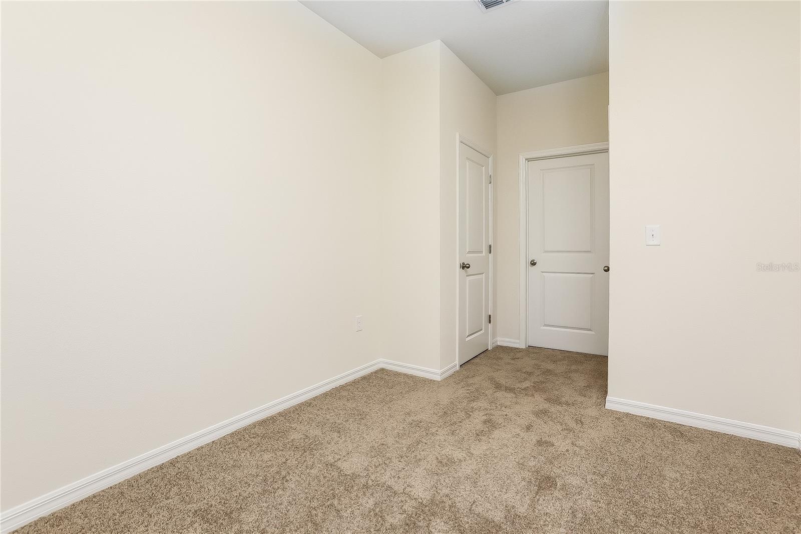 COASTAL WOODS UN B1 - Residential Lease