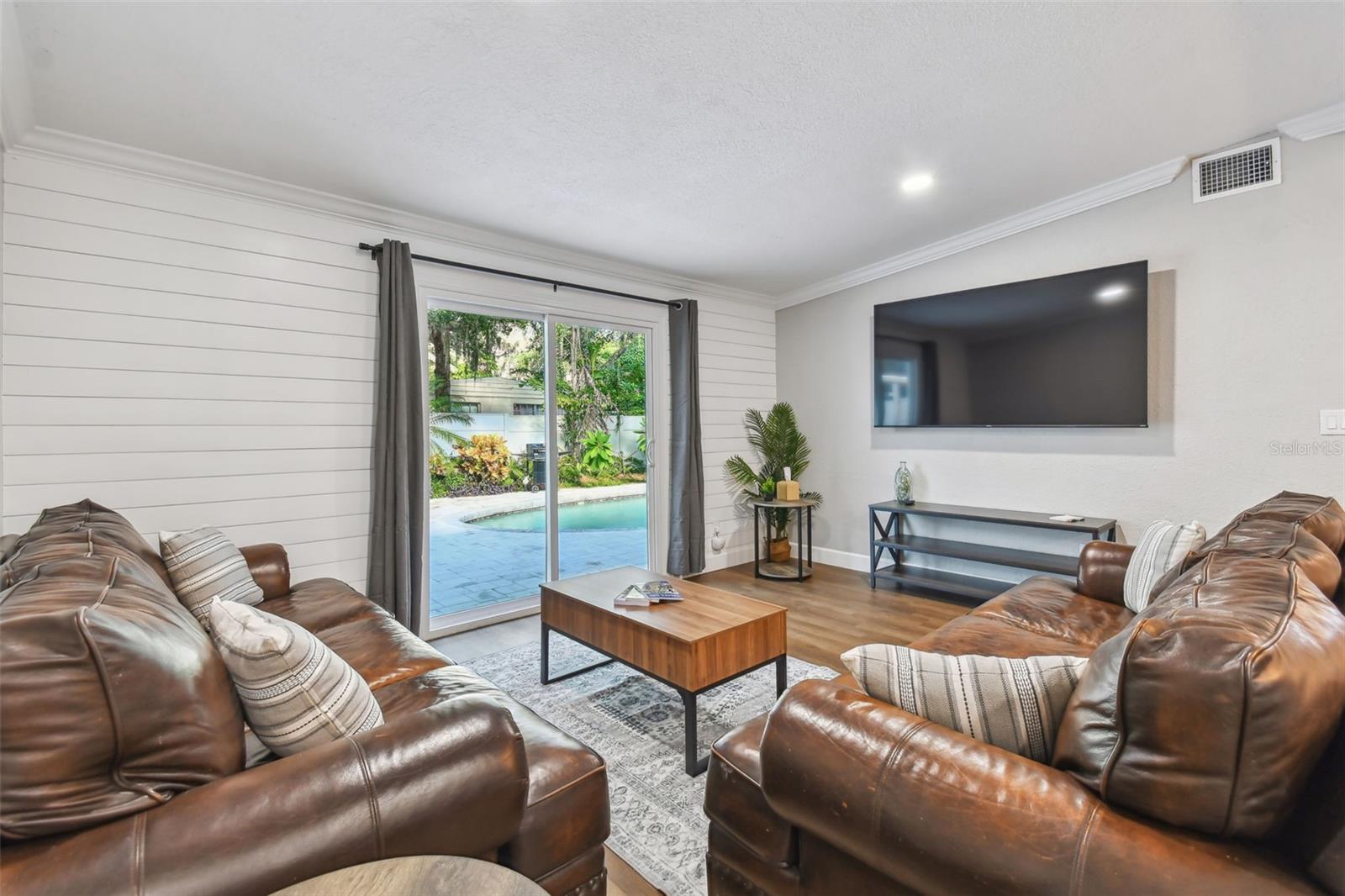 TEMPLE TERRACE RIVERSIDE SUBDI - Residential