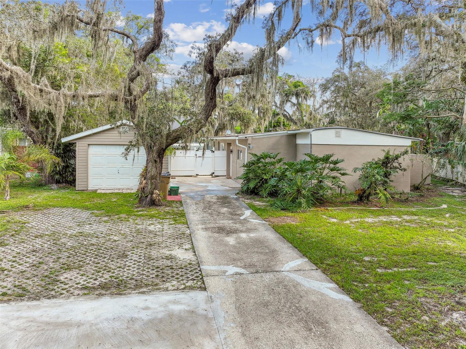 TEMPLE TERRACE RIVERSIDE SUBDI - Residential