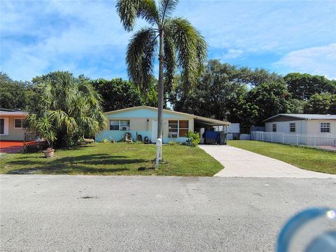 Photo of 5814 Hope Street, Hollywood, FL 33021 (MLS # O6328422)