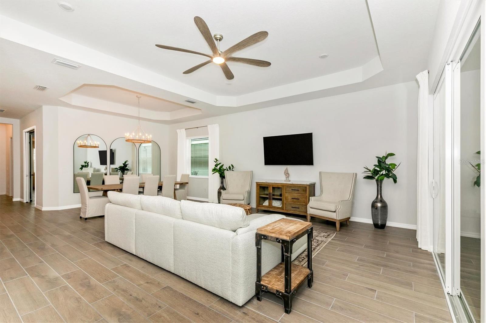 WELLEN PK GOLF & COUNTRY CLUB - Residential Lease