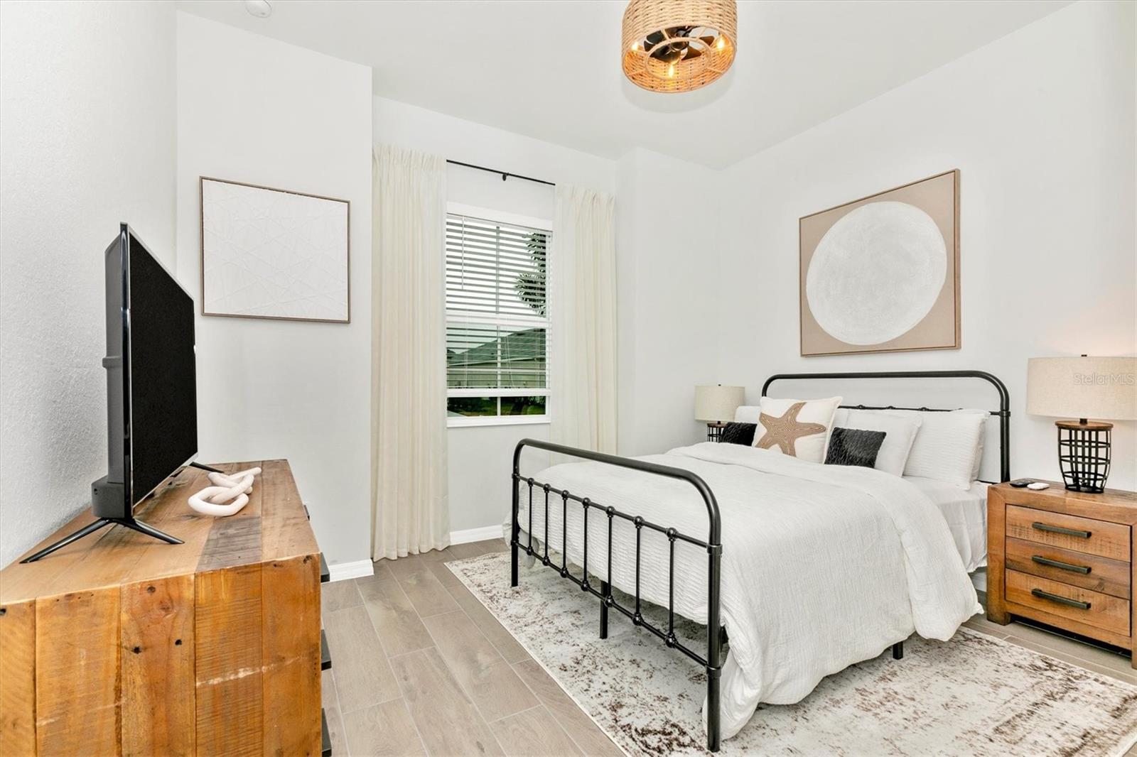 WELLEN PK GOLF & COUNTRY CLUB - Residential Lease