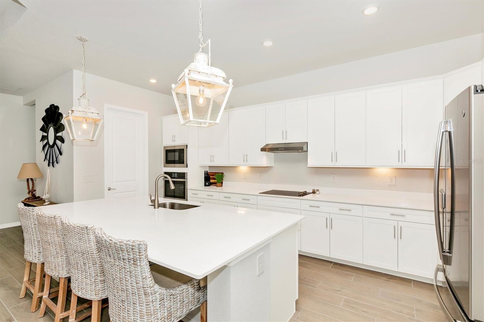 WELLEN PK GOLF & COUNTRY CLUB - Residential Lease