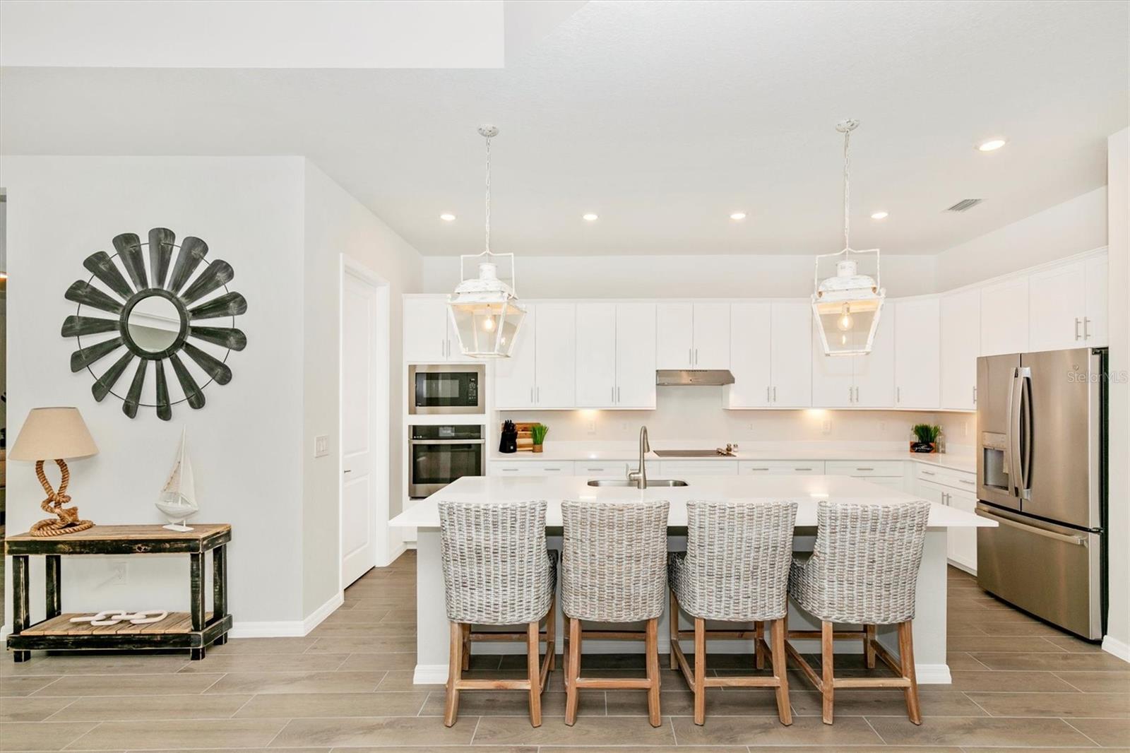 WELLEN PK GOLF & COUNTRY CLUB - Residential Lease