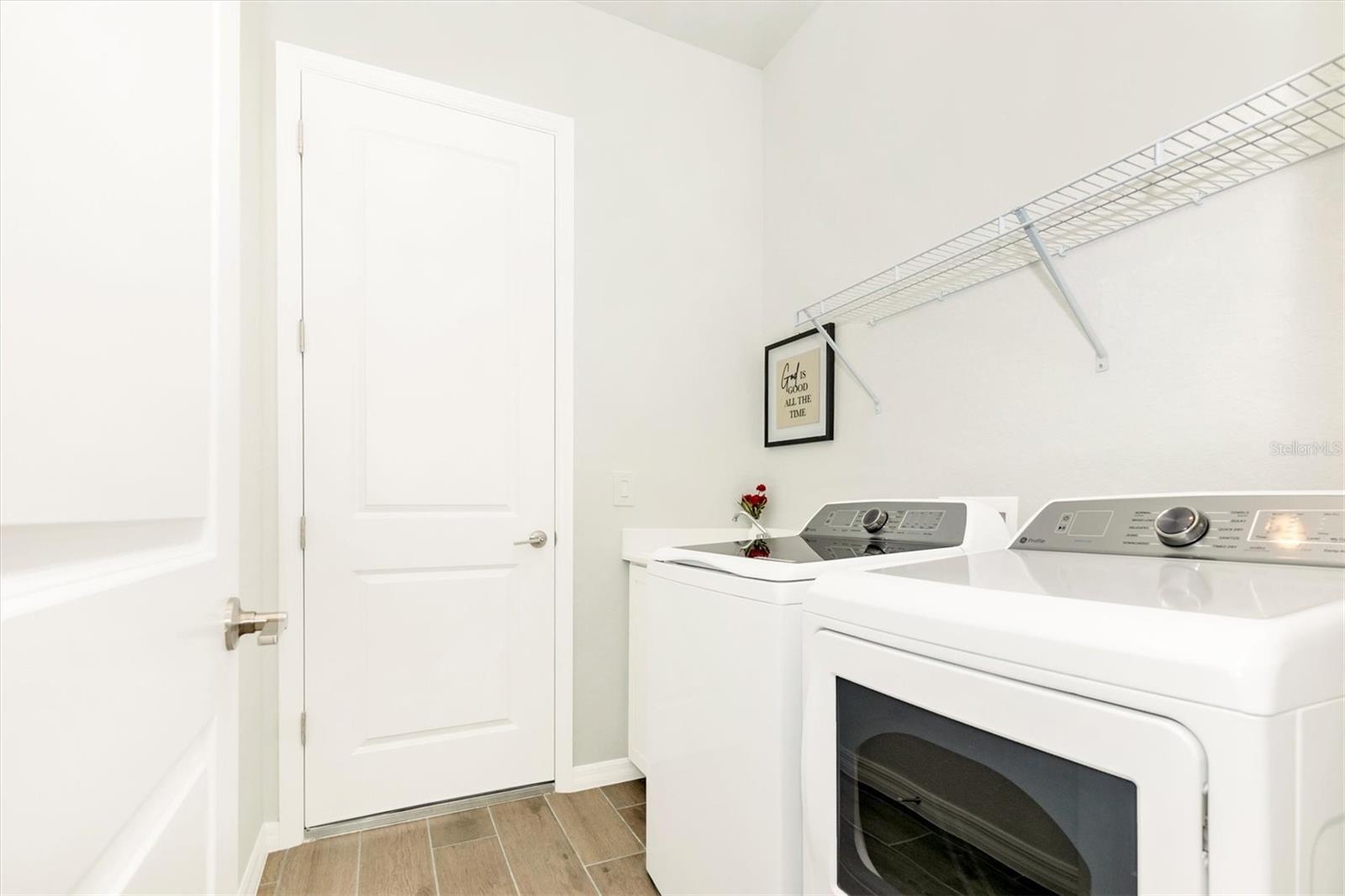 WELLEN PK GOLF & COUNTRY CLUB - Residential Lease