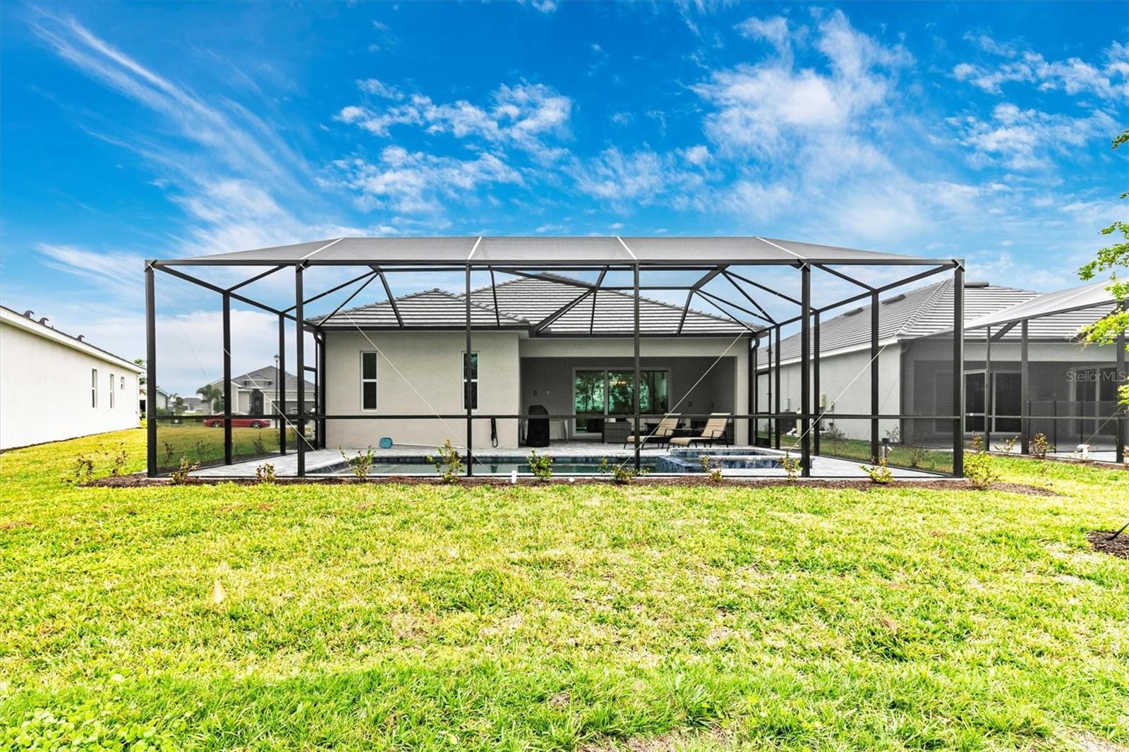 WELLEN PK GOLF & COUNTRY CLUB - Residential Lease