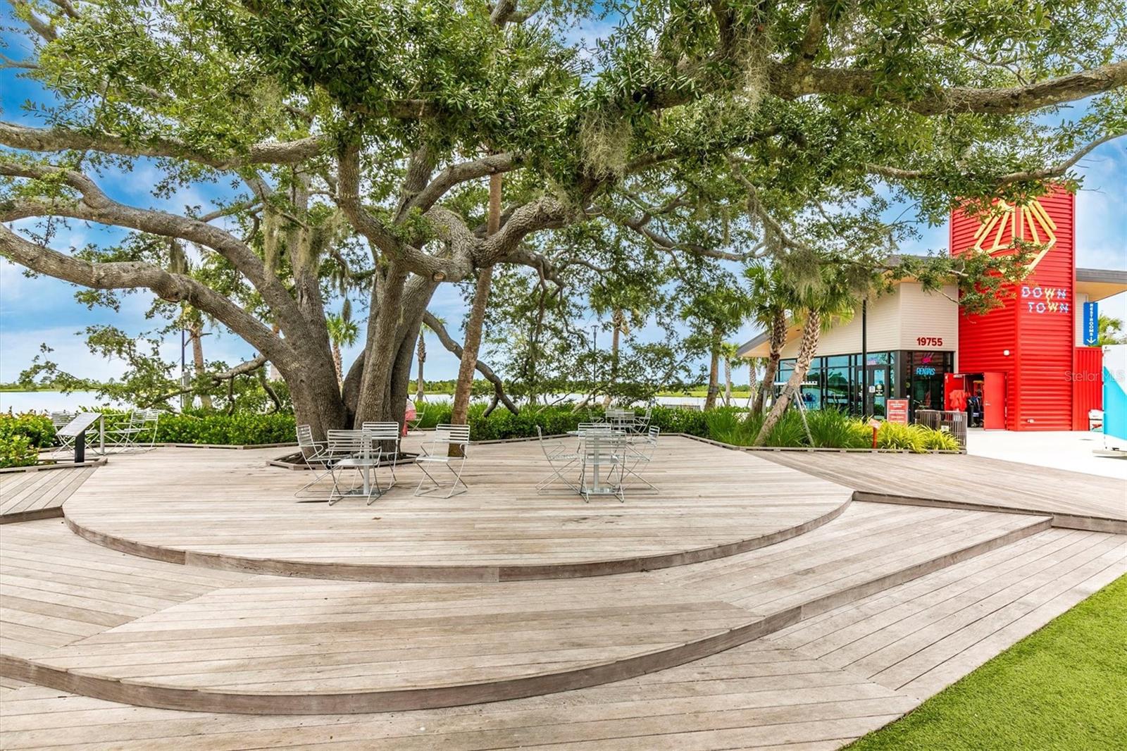 WELLEN PK GOLF & COUNTRY CLUB - Residential Lease