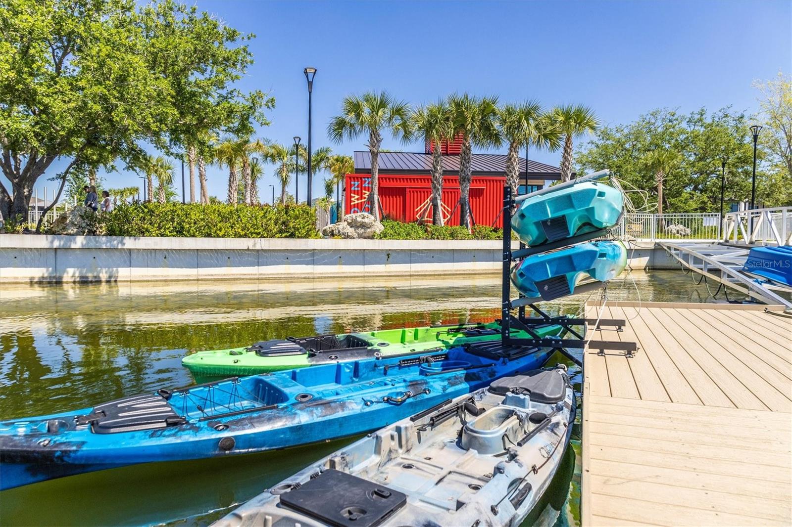 WELLEN PK GOLF & COUNTRY CLUB - Residential Lease