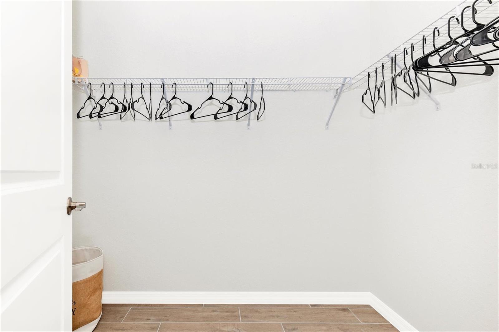 WELLEN PK GOLF & COUNTRY CLUB - Residential Lease