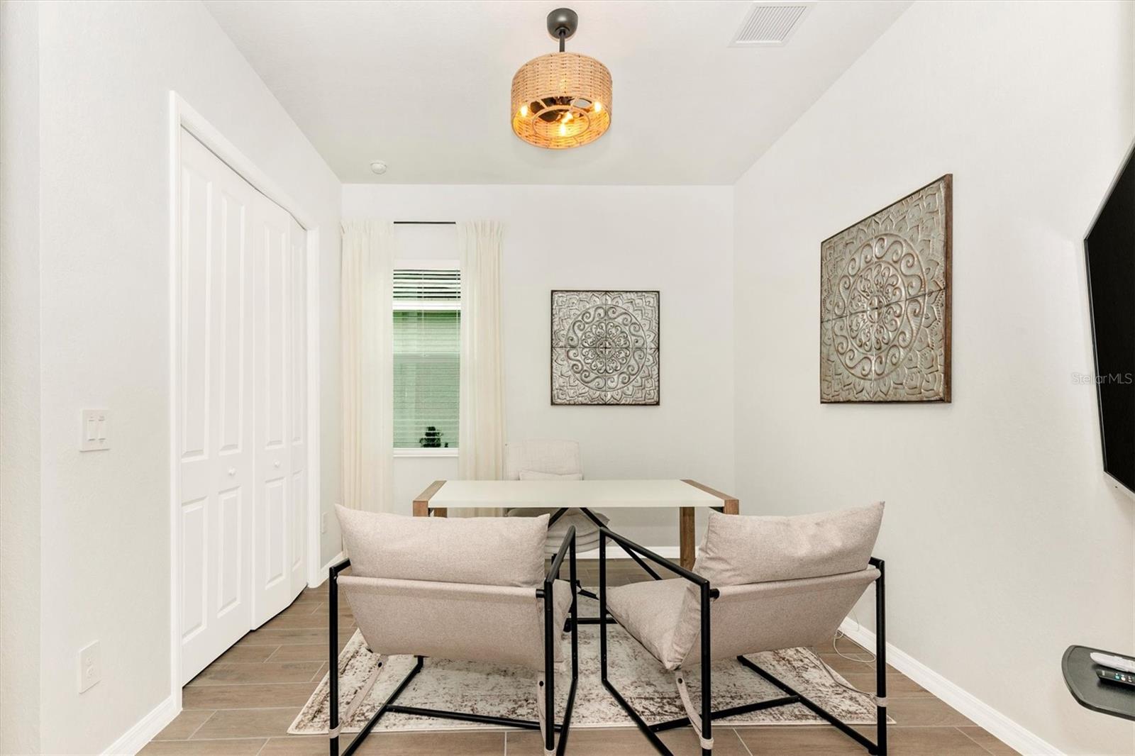 WELLEN PK GOLF & COUNTRY CLUB - Residential Lease