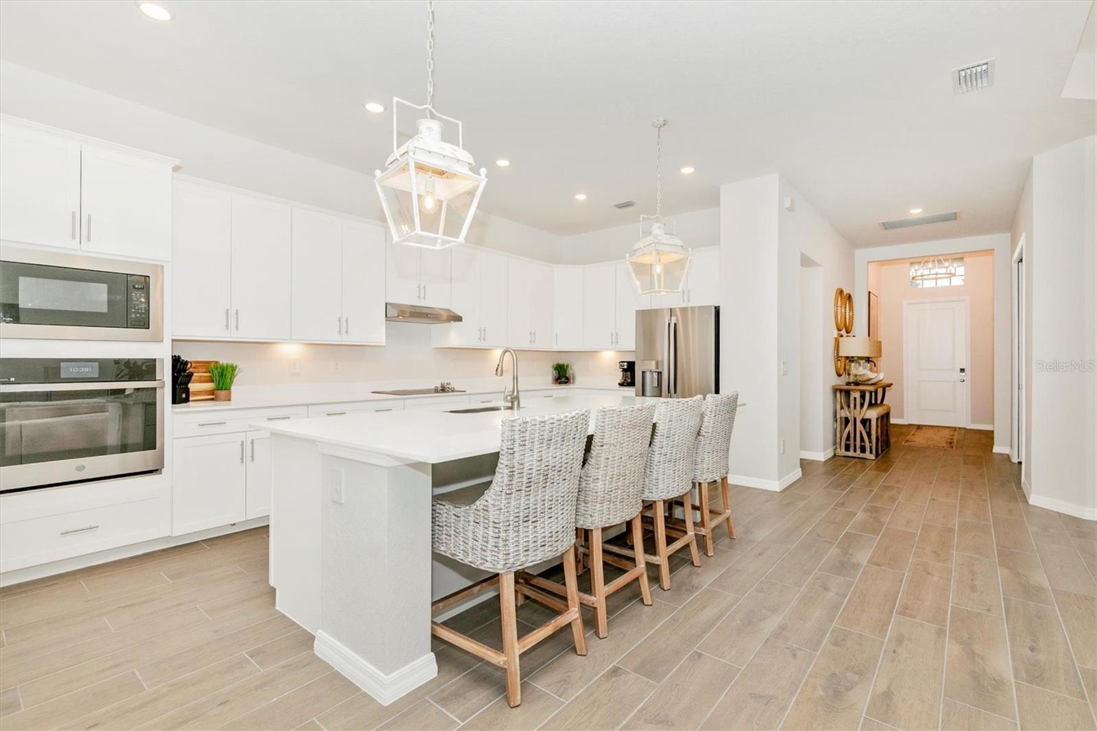 WELLEN PK GOLF & COUNTRY CLUB - Residential Lease