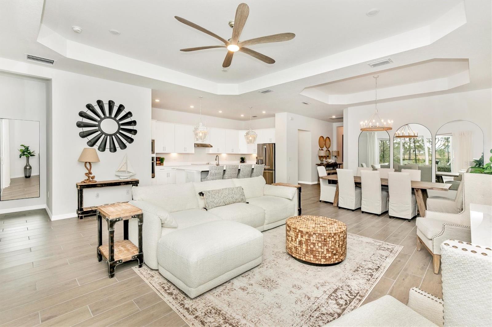 WELLEN PK GOLF & COUNTRY CLUB - Residential Lease