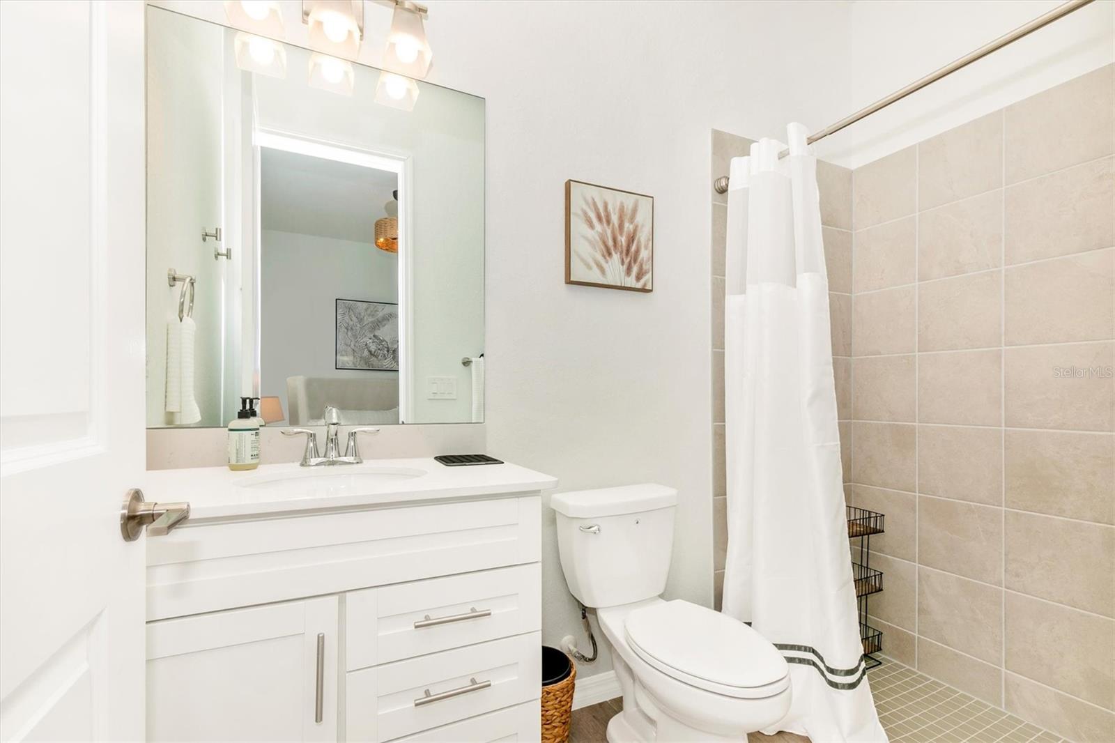 WELLEN PK GOLF & COUNTRY CLUB - Residential Lease