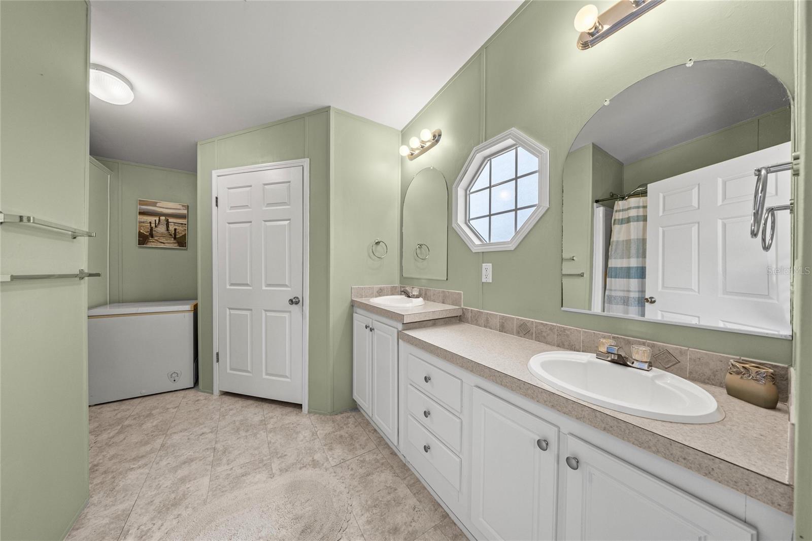 WILLISTON HIGHLANDS - Residential