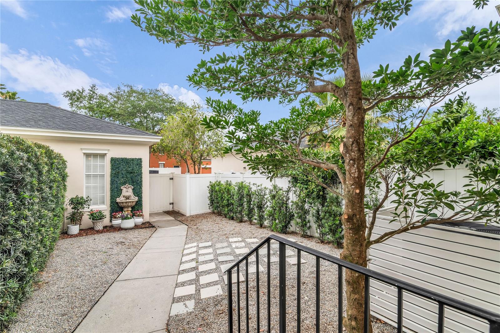 BALDWIN PARK - Residential