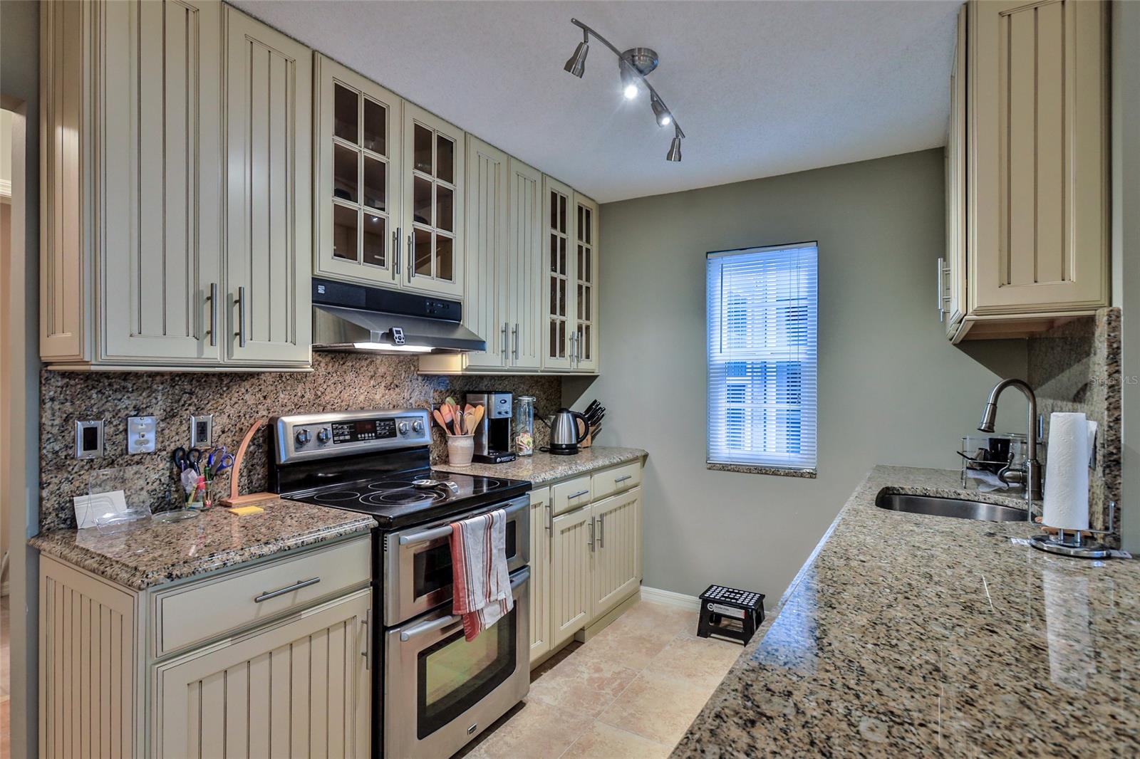 Sun Beach Club Condo Ph 01-03 - Residential