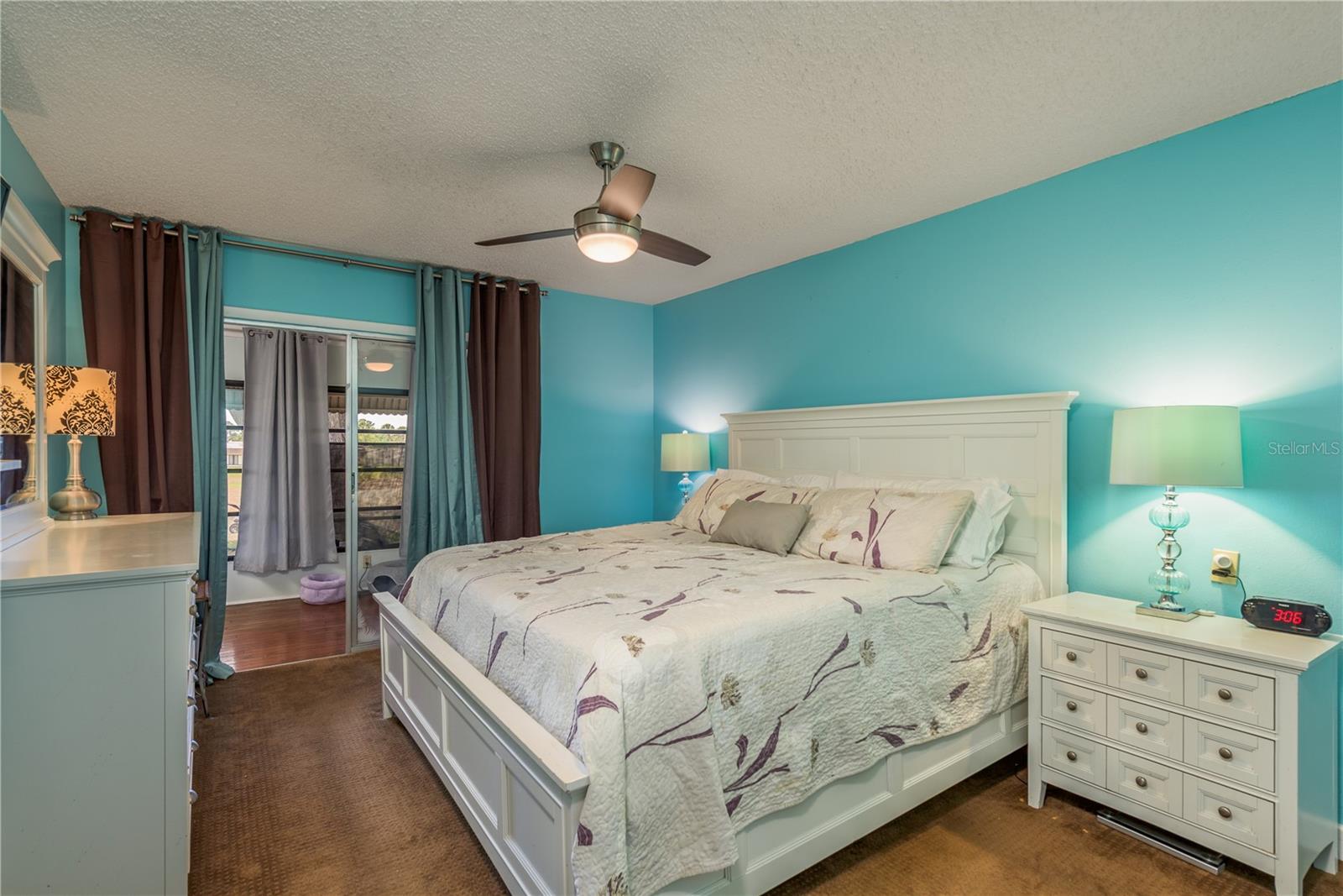 DOLLAR LAKE VILLAGE CONDO 01 - Residential