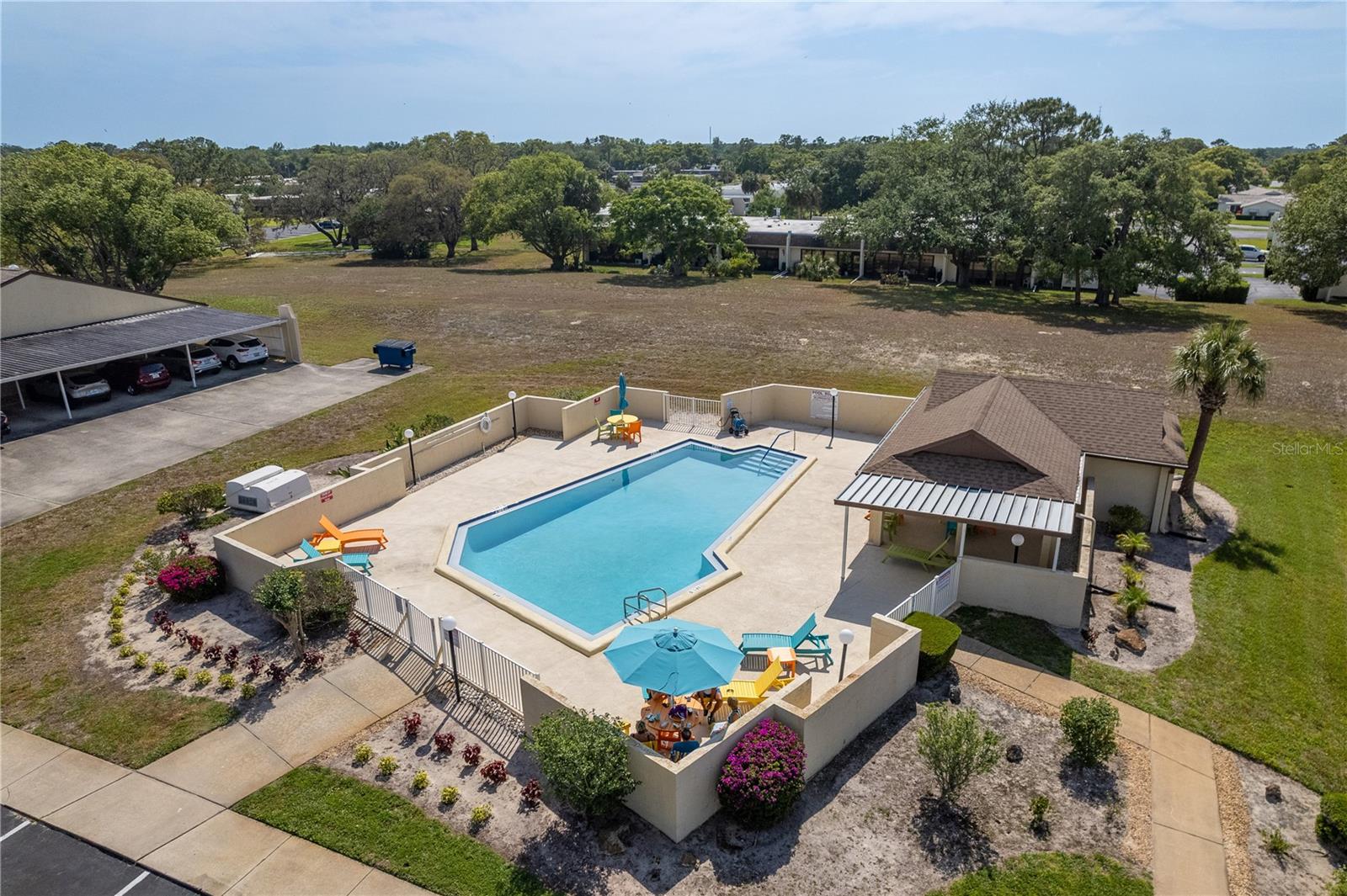 DOLLAR LAKE VILLAGE CONDO 01 - Residential