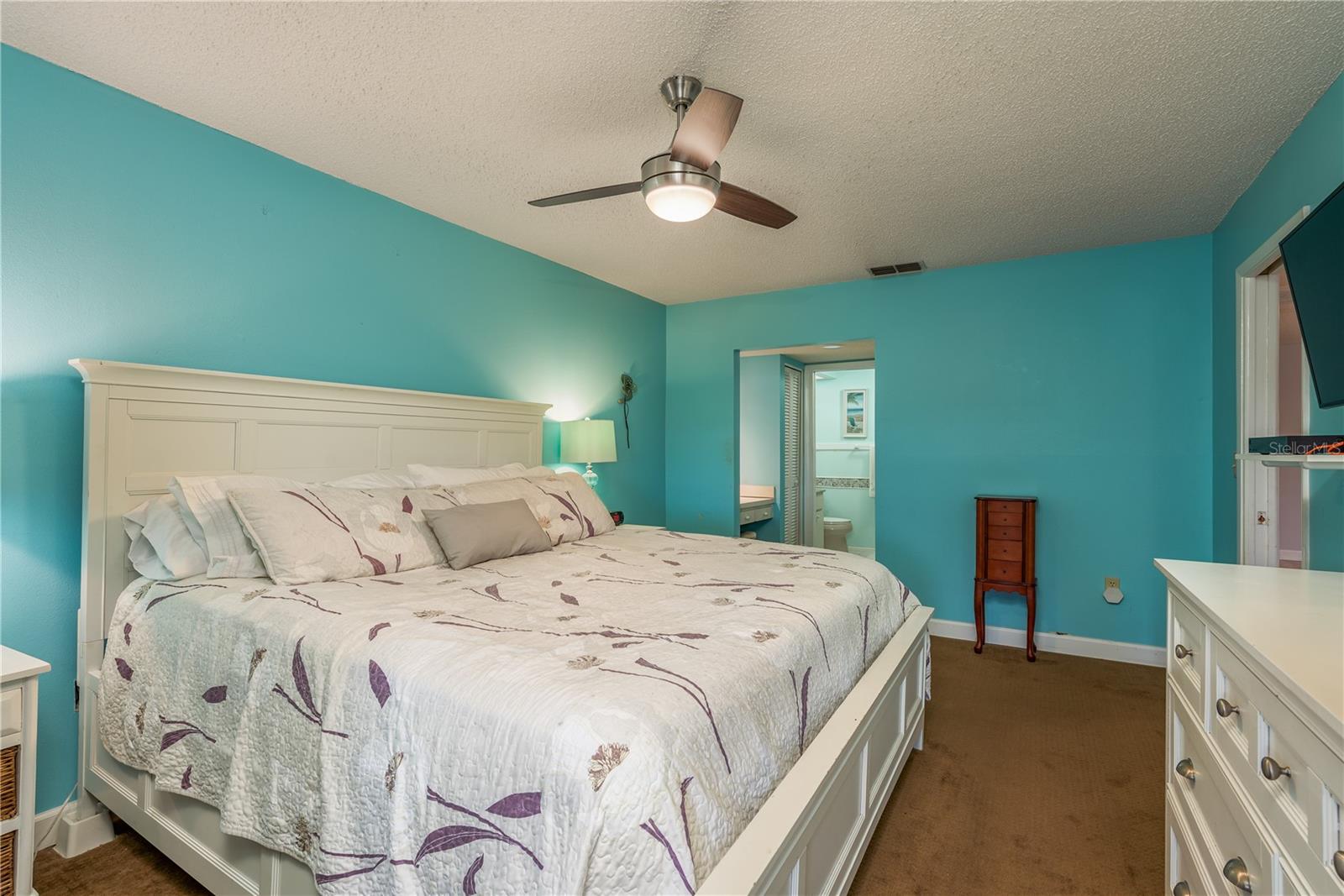 DOLLAR LAKE VILLAGE CONDO 01 - Residential