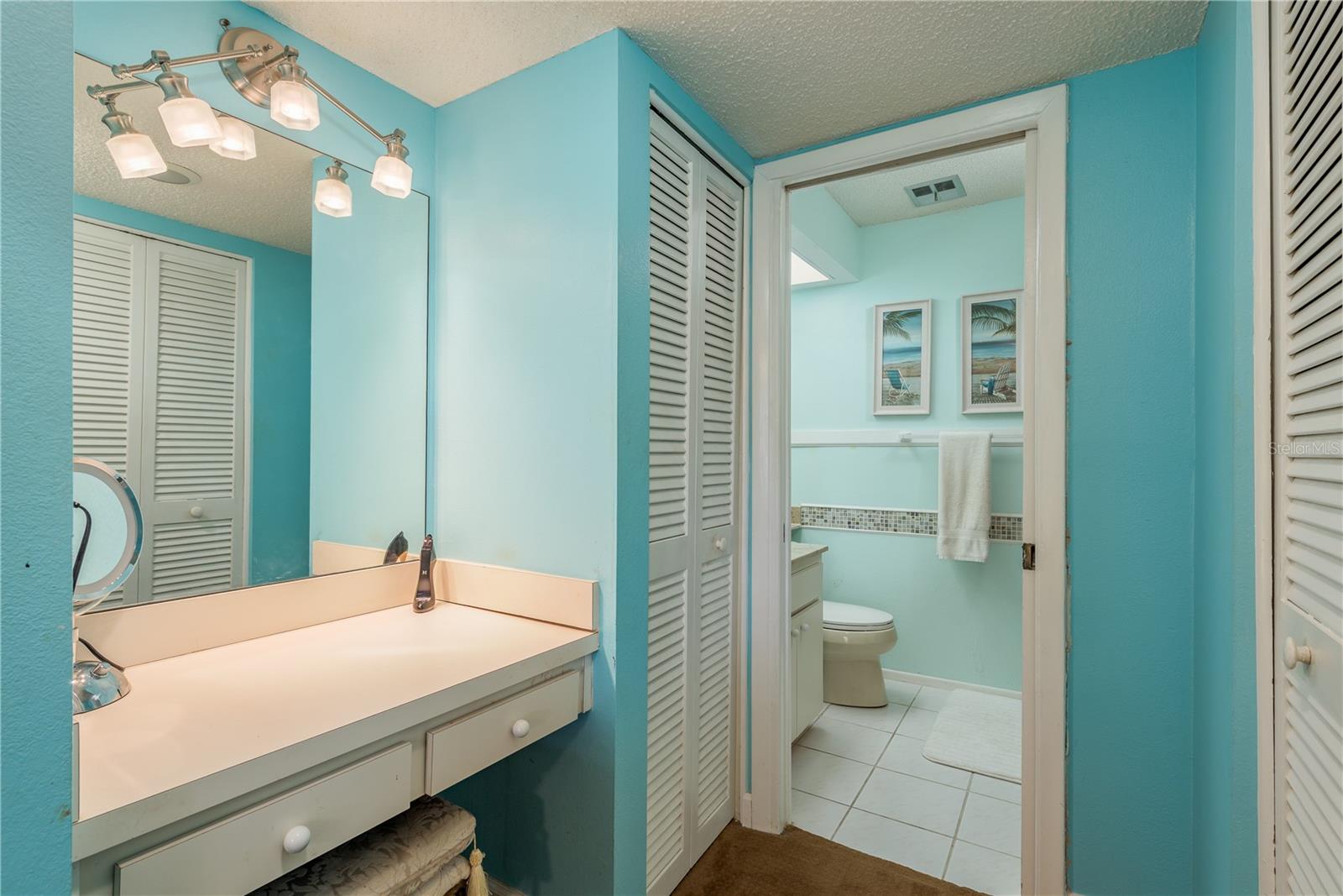 DOLLAR LAKE VILLAGE CONDO 01 - Residential