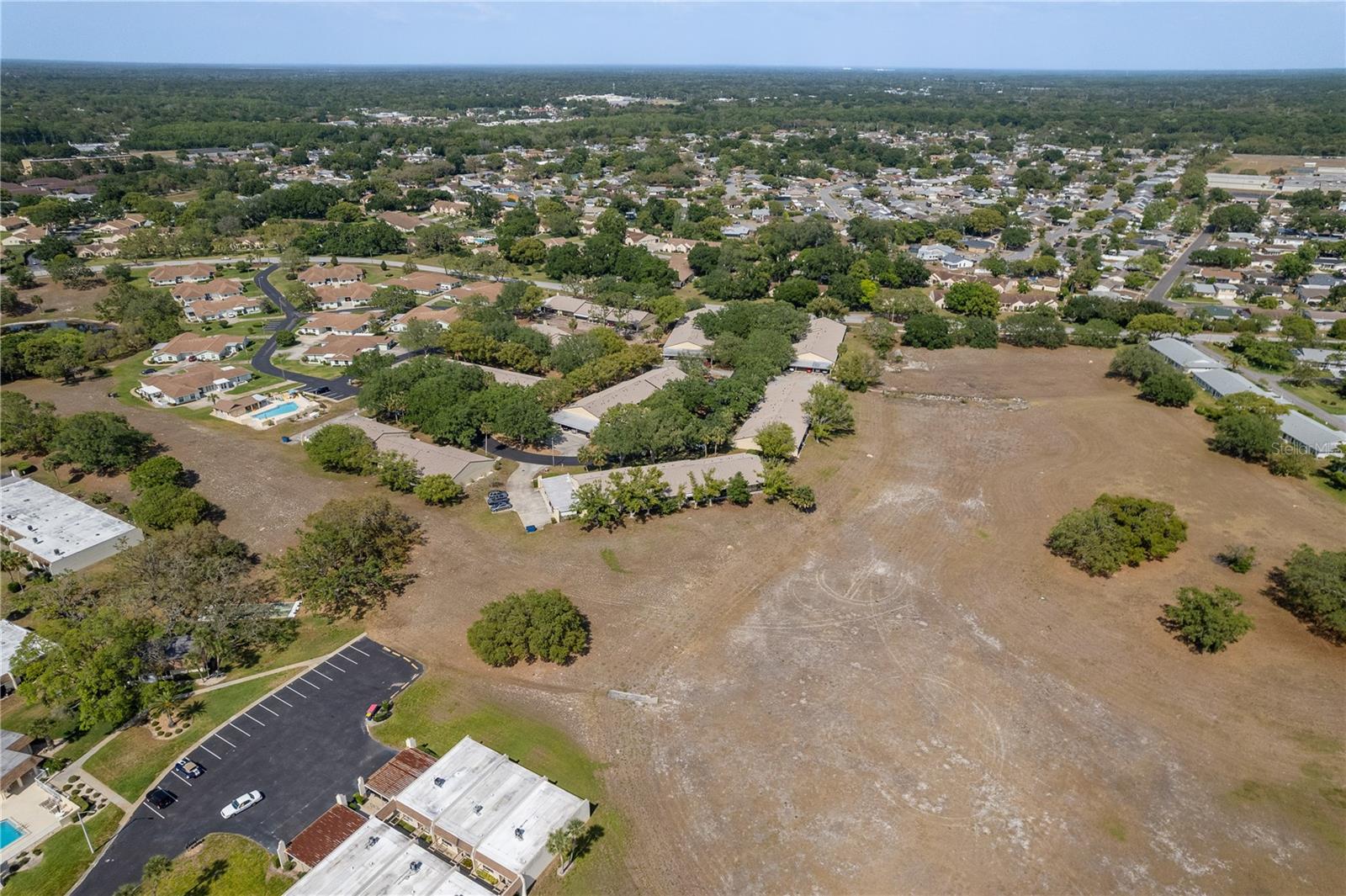 DOLLAR LAKE VILLAGE CONDO 01 - Residential