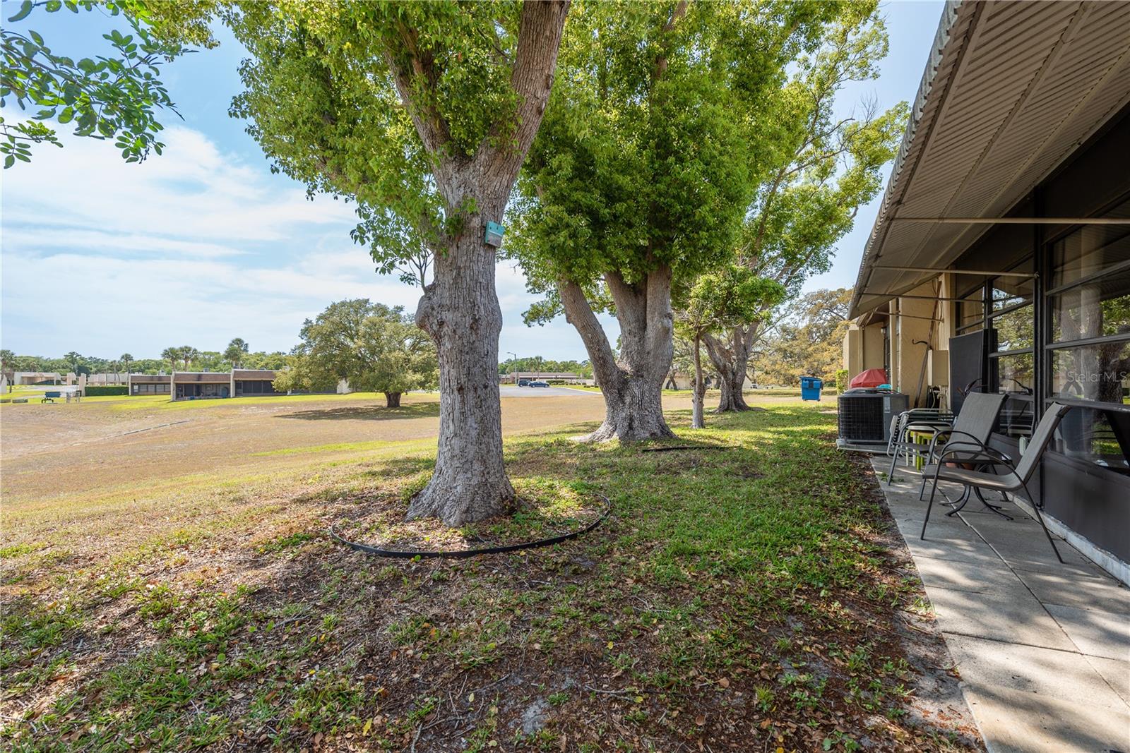 DOLLAR LAKE VILLAGE CONDO 01 - Residential