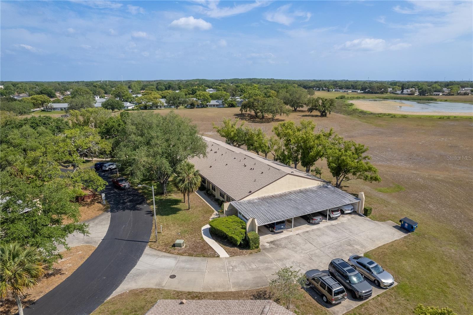DOLLAR LAKE VILLAGE CONDO 01 - Residential