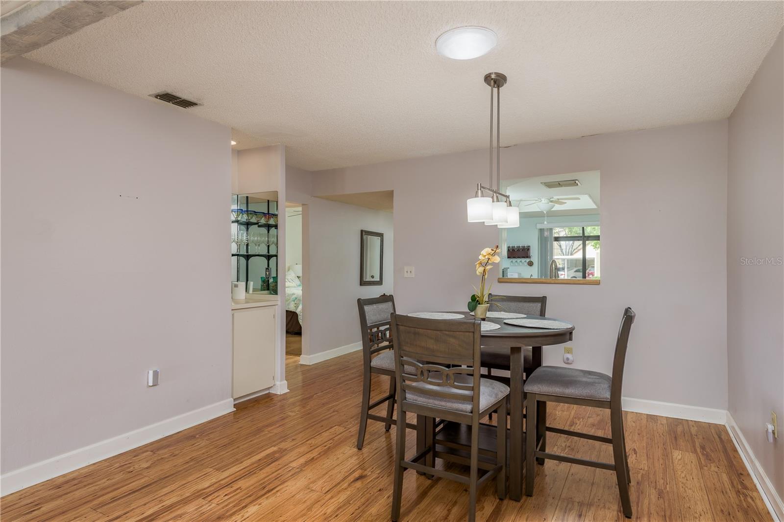 DOLLAR LAKE VILLAGE CONDO 01 - Residential