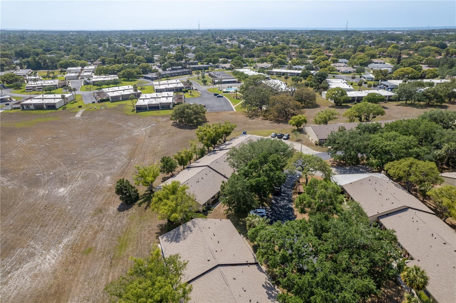 DOLLAR LAKE VILLAGE CONDO 01 - Residential