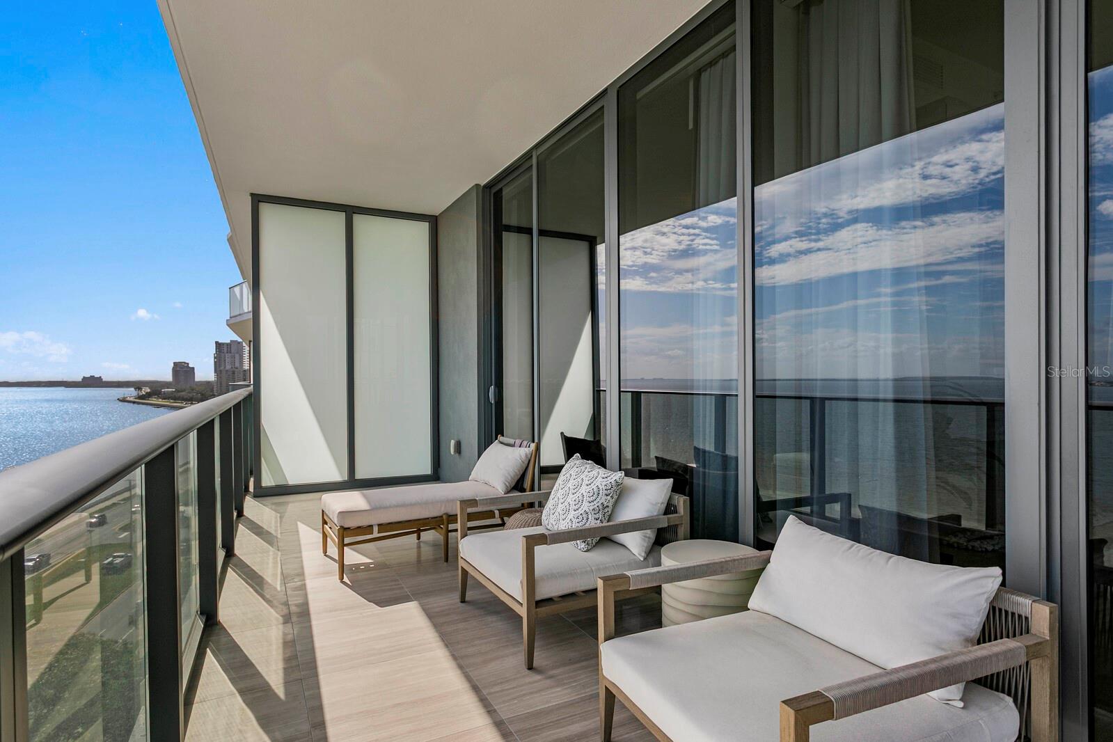 THE RITZ-CARLTON RESIDENCES - Residential