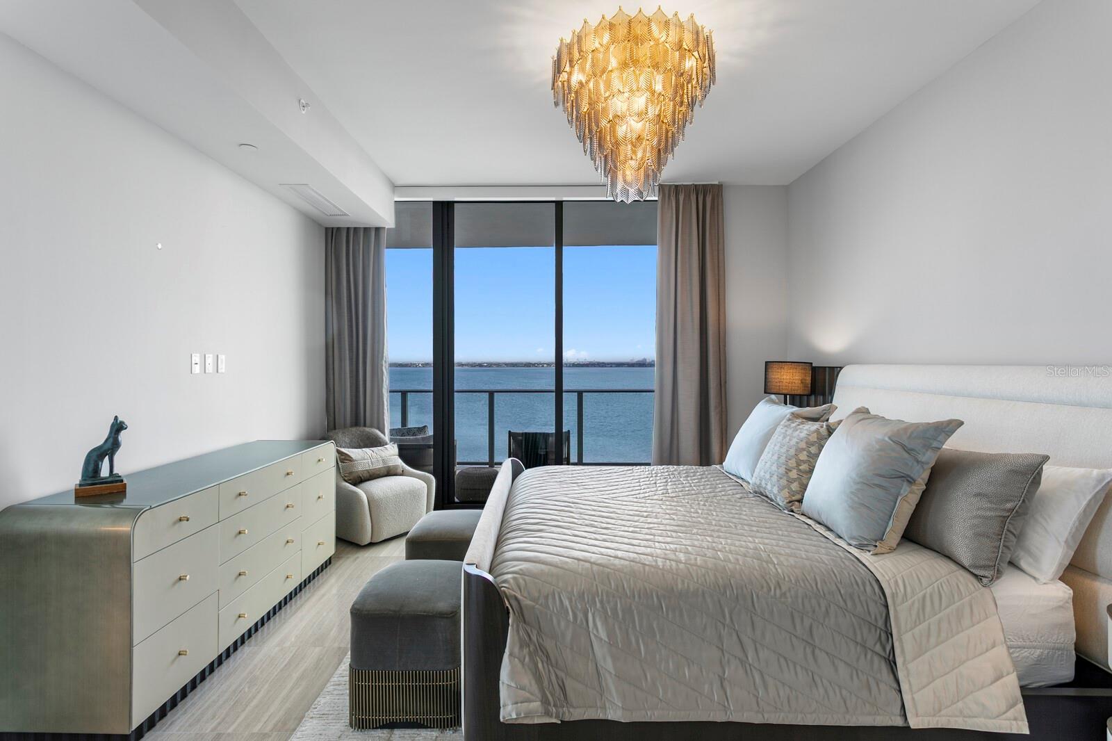 THE RITZ-CARLTON RESIDENCES - Residential