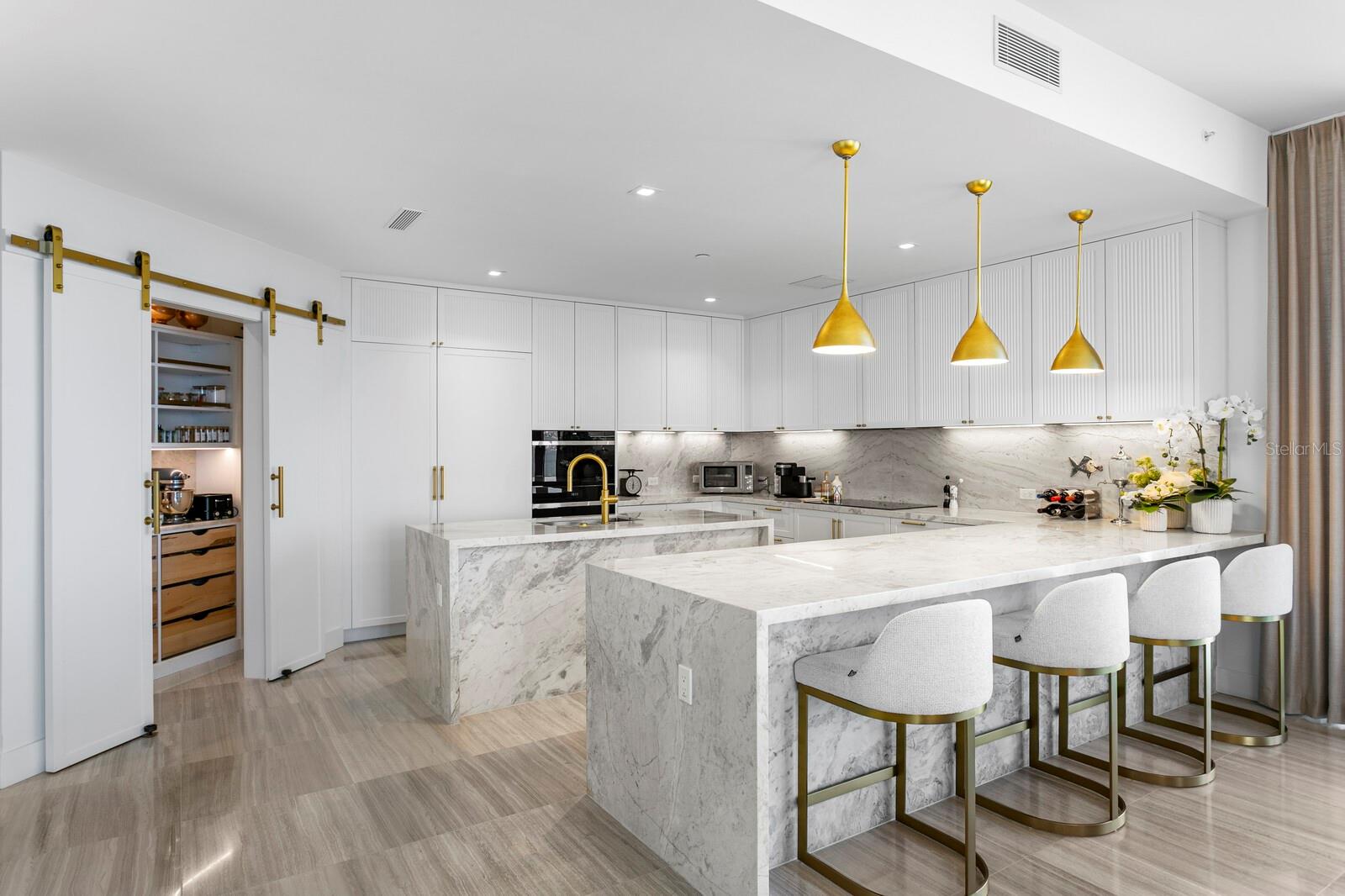 THE RITZ-CARLTON RESIDENCES - Residential