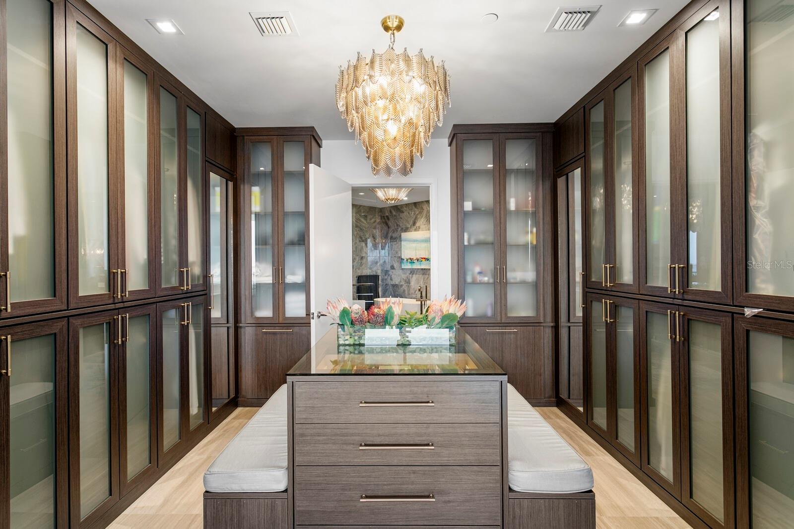 THE RITZ-CARLTON RESIDENCES - Residential