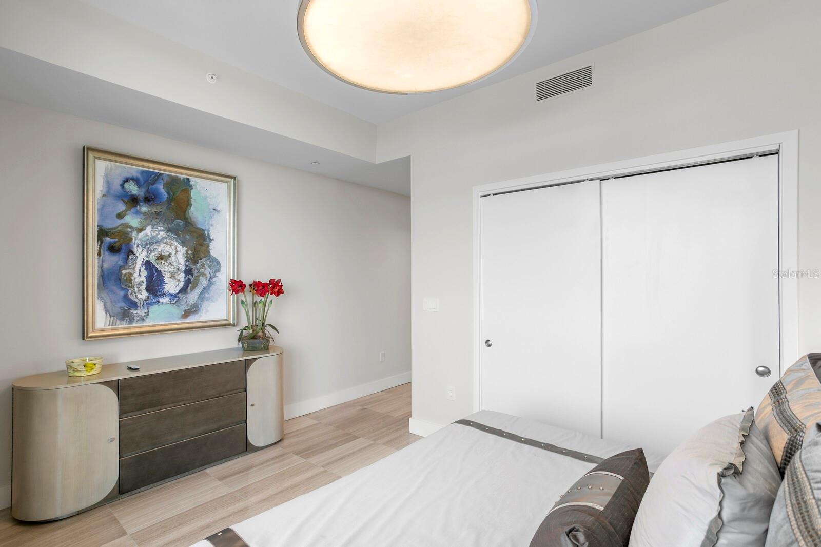 THE RITZ-CARLTON RESIDENCES - Residential