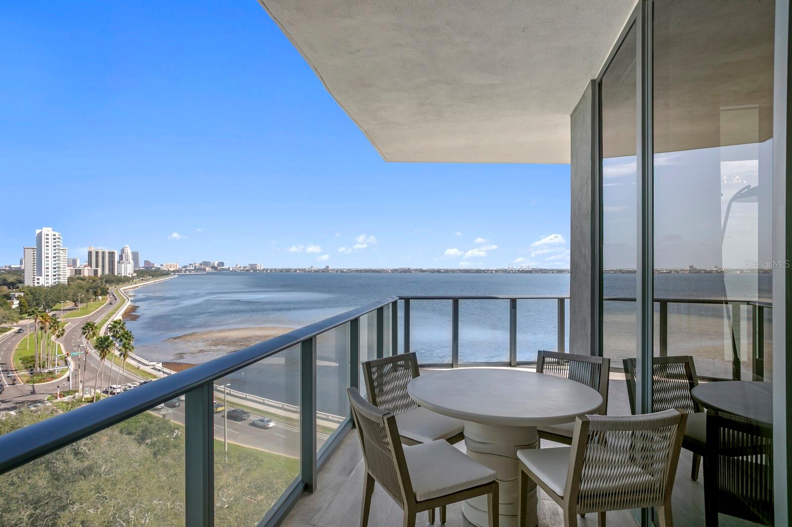 THE RITZ-CARLTON RESIDENCES - Residential