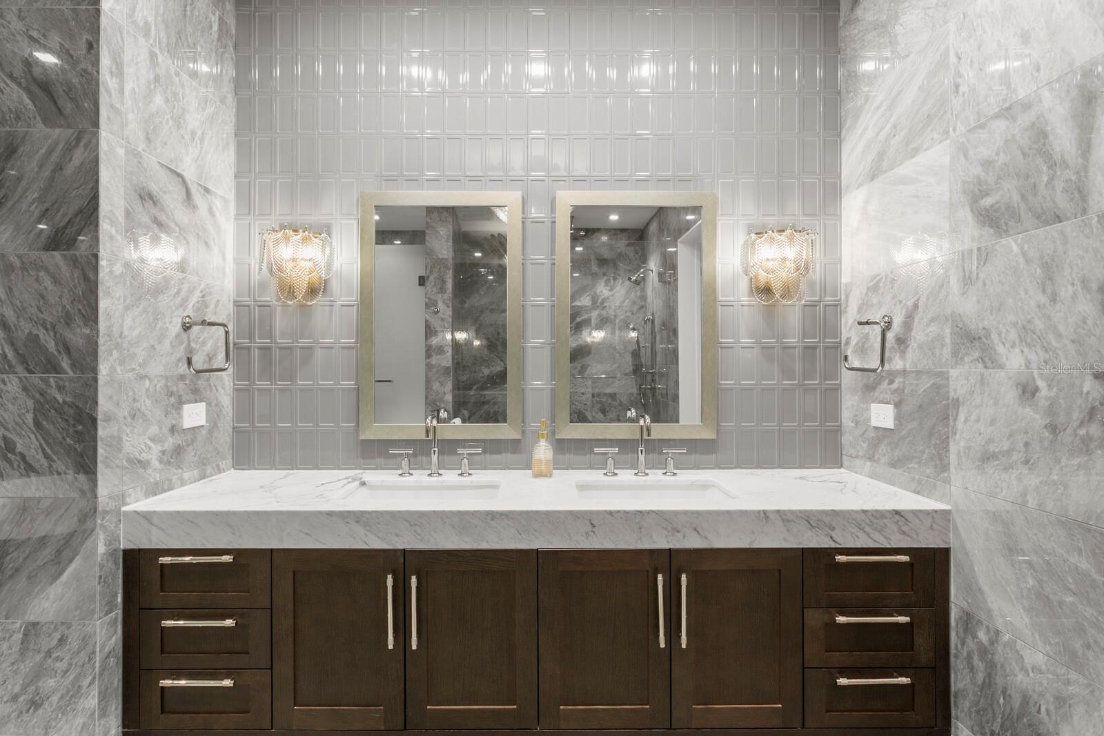 THE RITZ-CARLTON RESIDENCES - Residential